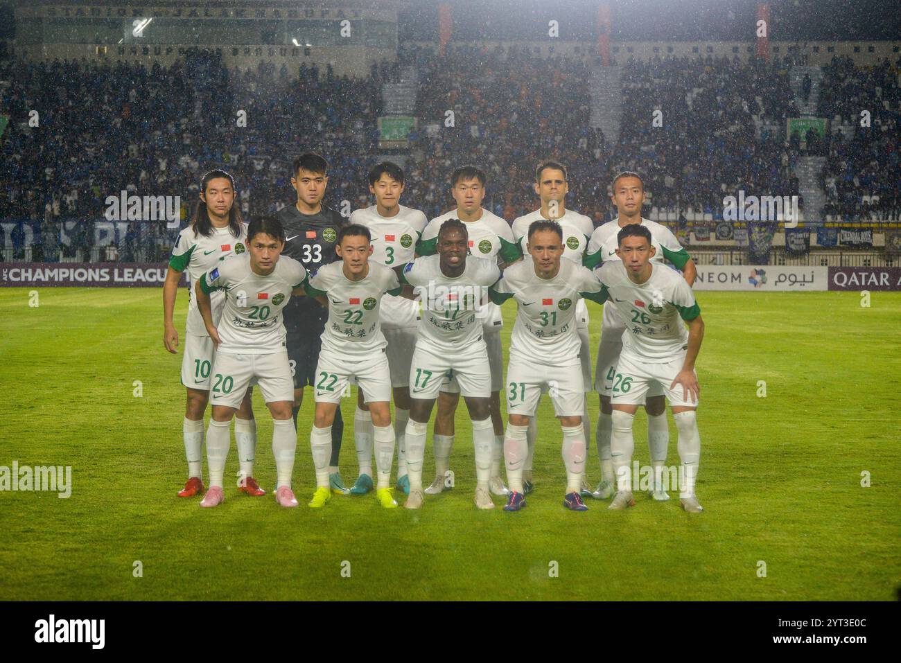 AFC CHAMPIONS LEAGUE TWO PERSIB BANDUNG FC VS ZHENJIANG FC L'équipe de Zhejiang FC CHN lors du match de la Ligue des Champions Two de l'AFC au si Jalak Harupat Stadium, Bandung, West Java, Indonésie 05 décembre 2024. Le match a été gagné par Zhenjiang FC avec un score de 3-4. IMAGO/KHAIRIZAL MARIS Bandung West Java Indonesia Copyright : xKharizalxMarisxKhairizalxMarisx LIGUE DES CHAMPIONS de l'AFC DEUX PERSIB BANDUNG FC VS ZHENJIANG FC 06 Banque D'Images