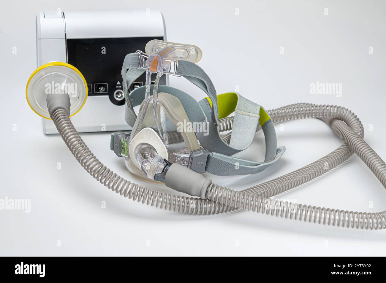 Appareil CPAP avec masque et flexible, pour les personnes souffrant d'apnée du sommeil, insuffisance respiratoire, ou trouble respiratoire Banque D'Images