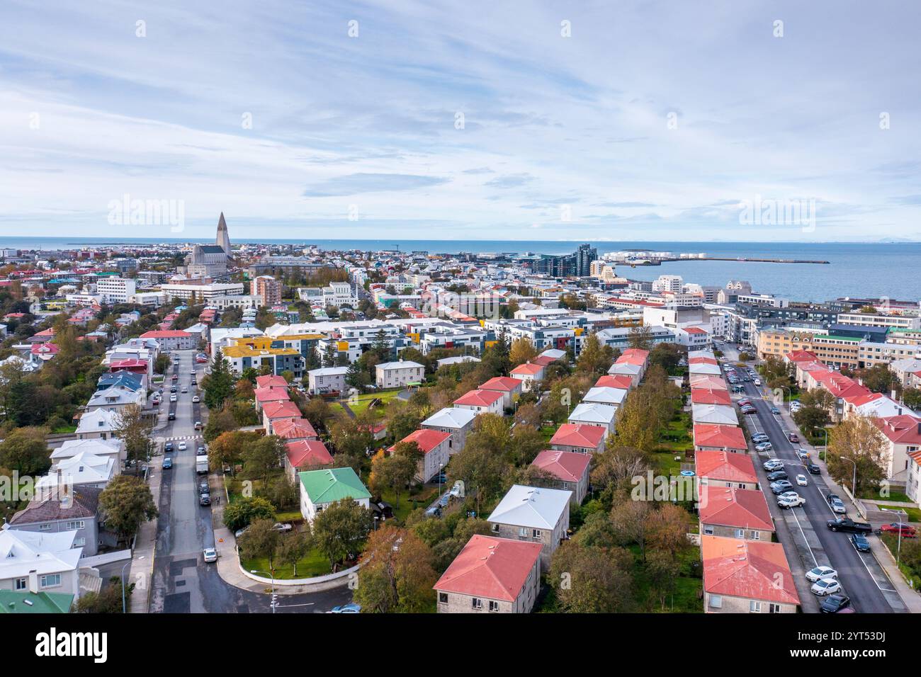 Vue sur le centre-ville d'une ville animée Banque D'Images