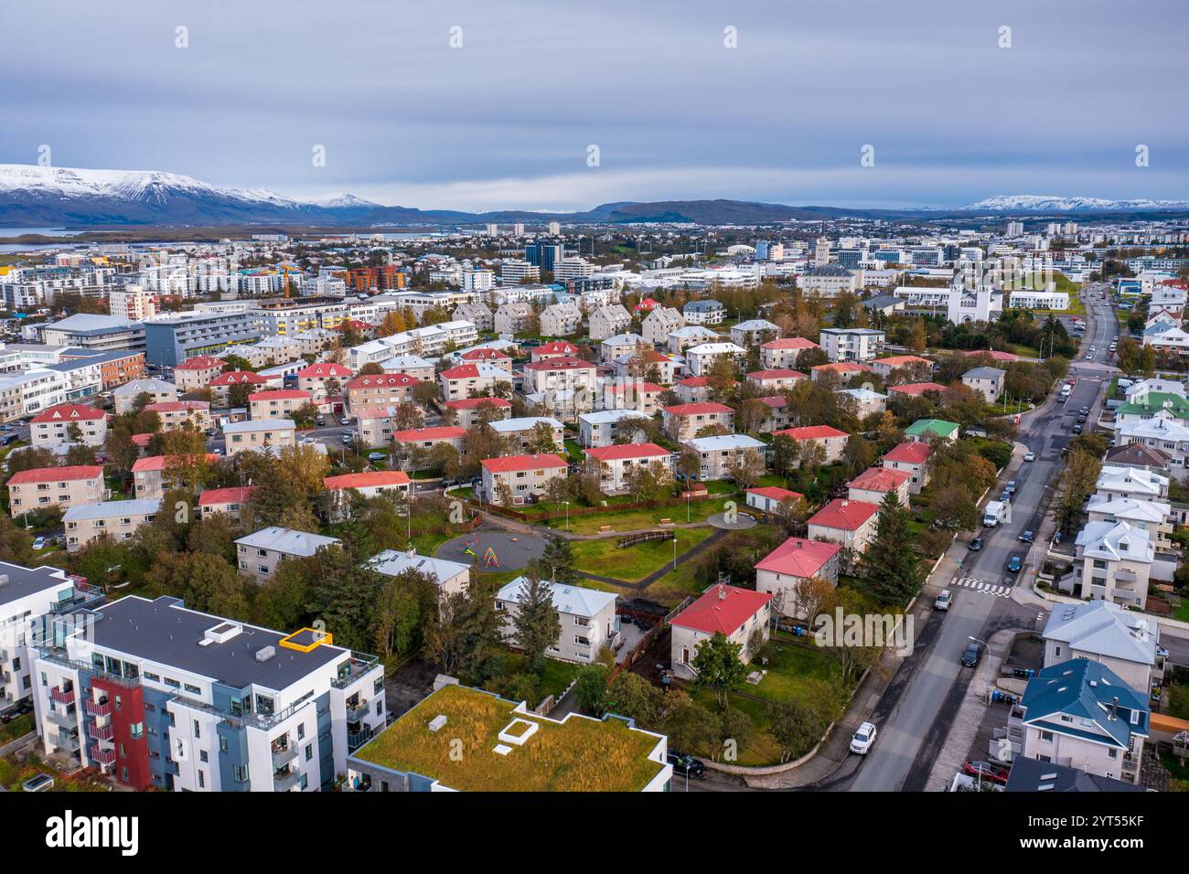 Maisons en été à Reykjavik, Islande Banque D'Images