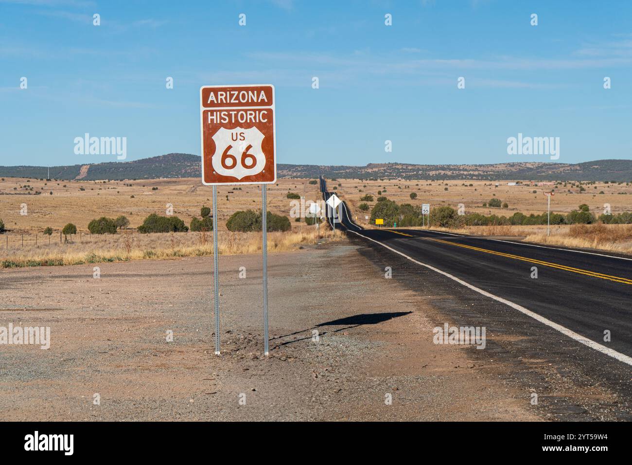 Panneau historique de la route 66 près de Seligman, Arizona. Banque D'Images
