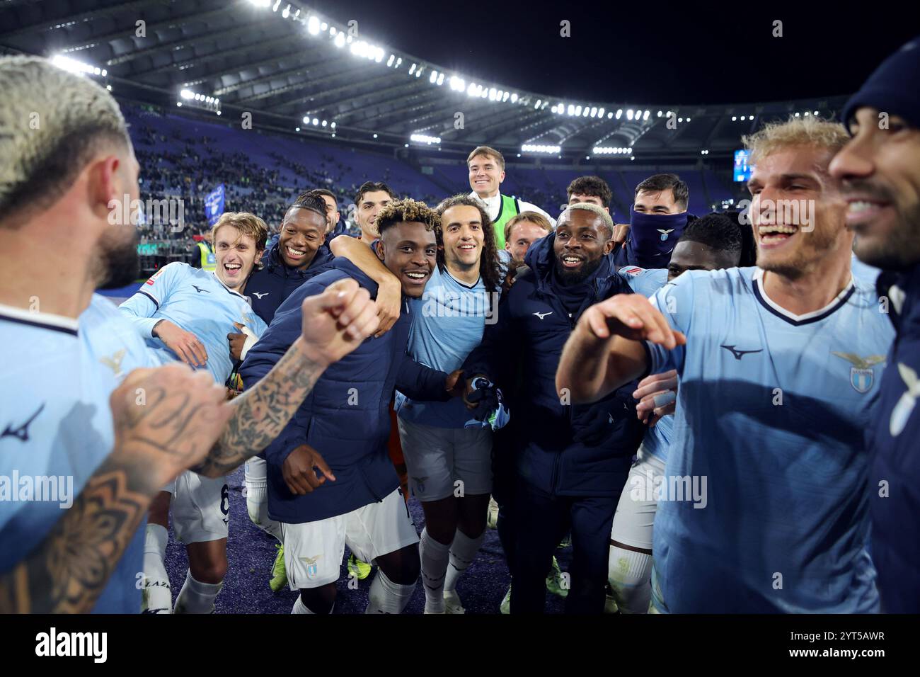 Rome, Italie. 5e DIC, 2024. Les joueurs du Latium célèbrent la victoire à la fin de la Coupe d'Italie, Coppa Italia, manche de 16 matchs de football entre le SS Laz Banque D'Images