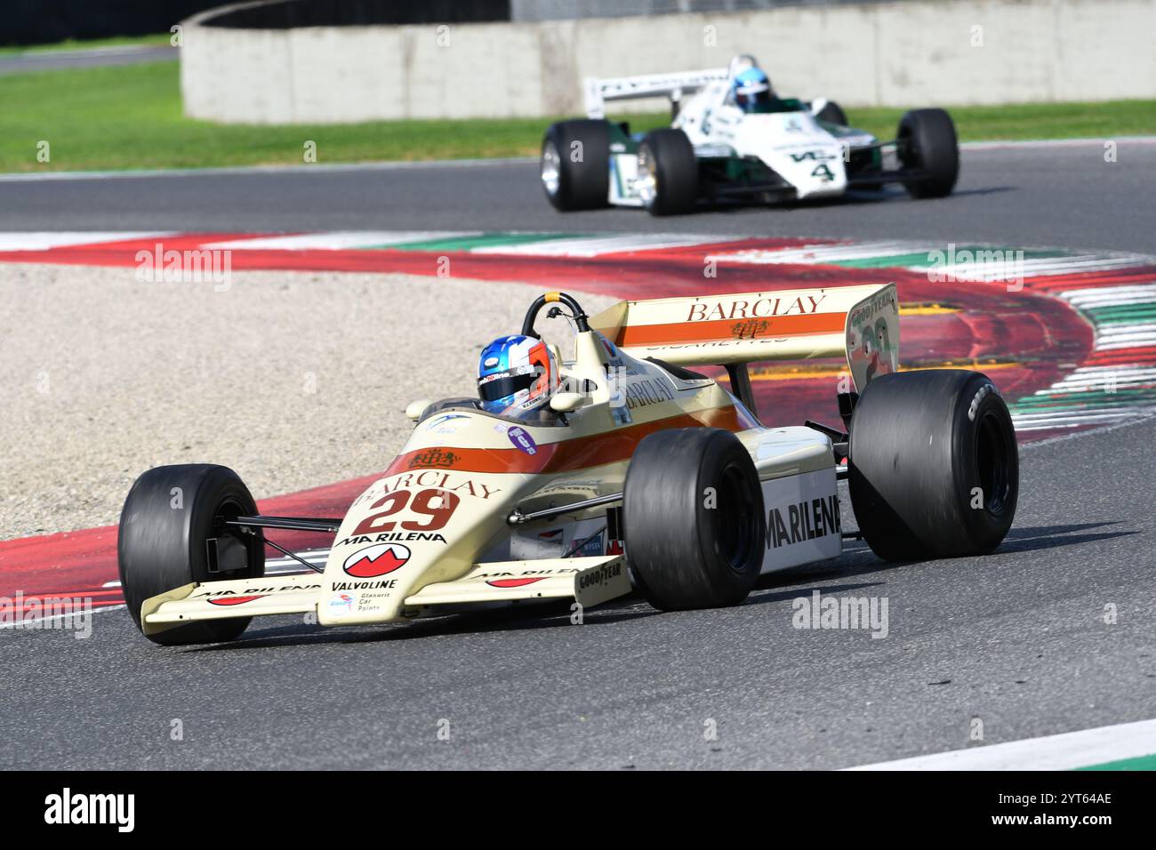 Scarperia, Italie - 12 octobre 2024 : flèches A6 de l'année 1983 ex Marc Surer pilotées par inconnu en action pendant la séance d'essais au circuit Mugello. Banque D'Images