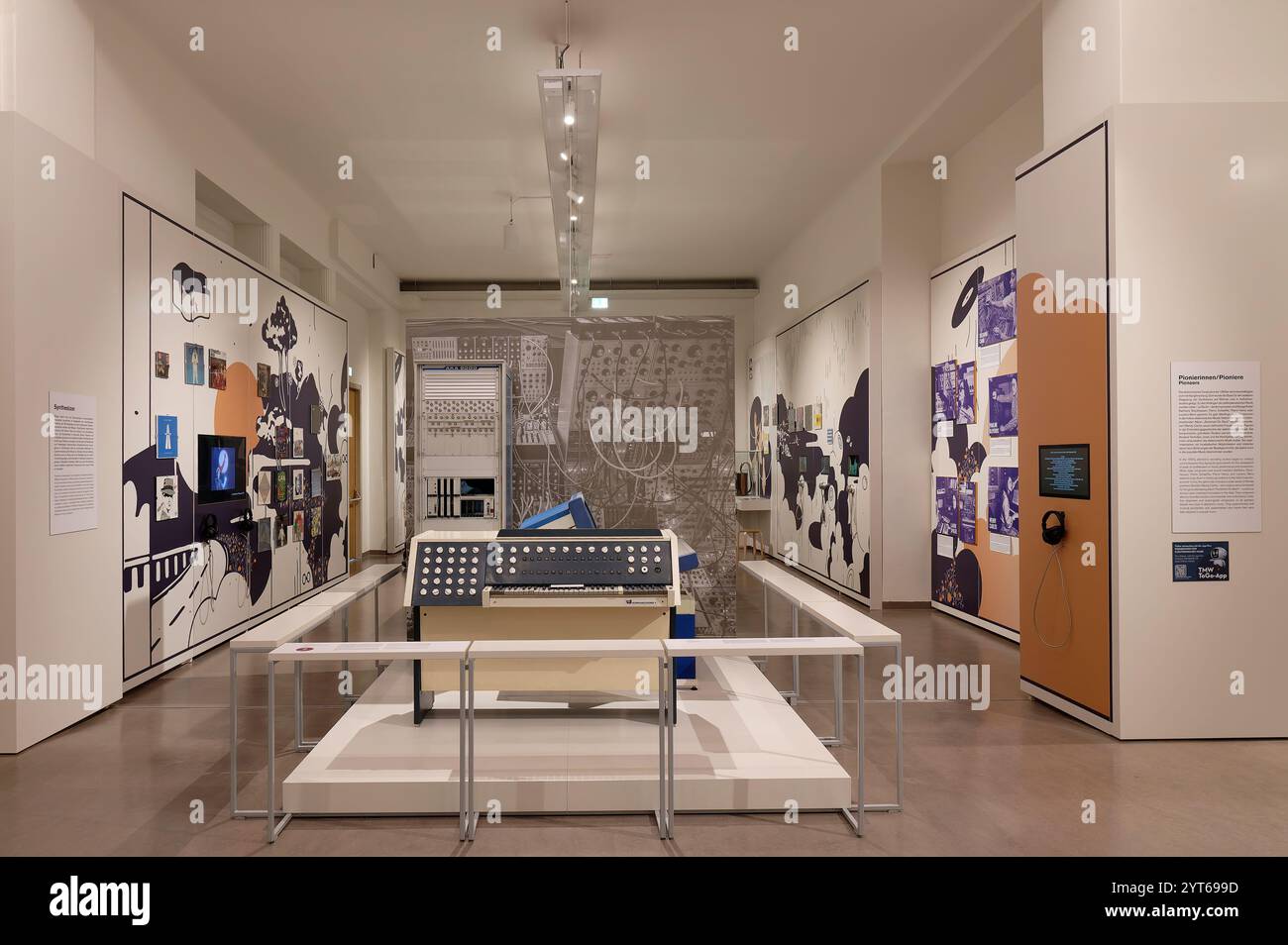 Musée technique Vienne, Autriche. L'AKA 2000 a été conçu entre 1975 et 1985 à l'Institut d'électroacoustique de Vienne Banque D'Images