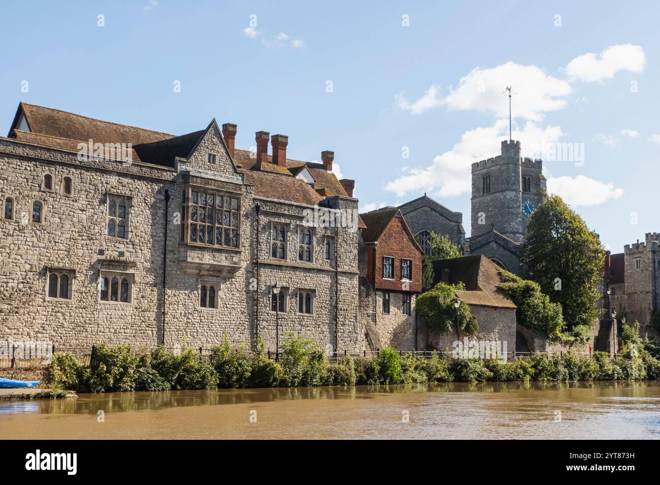 Angleterre, Kent, Maidstone, le palais des archevêques et River Medway Banque D'Images