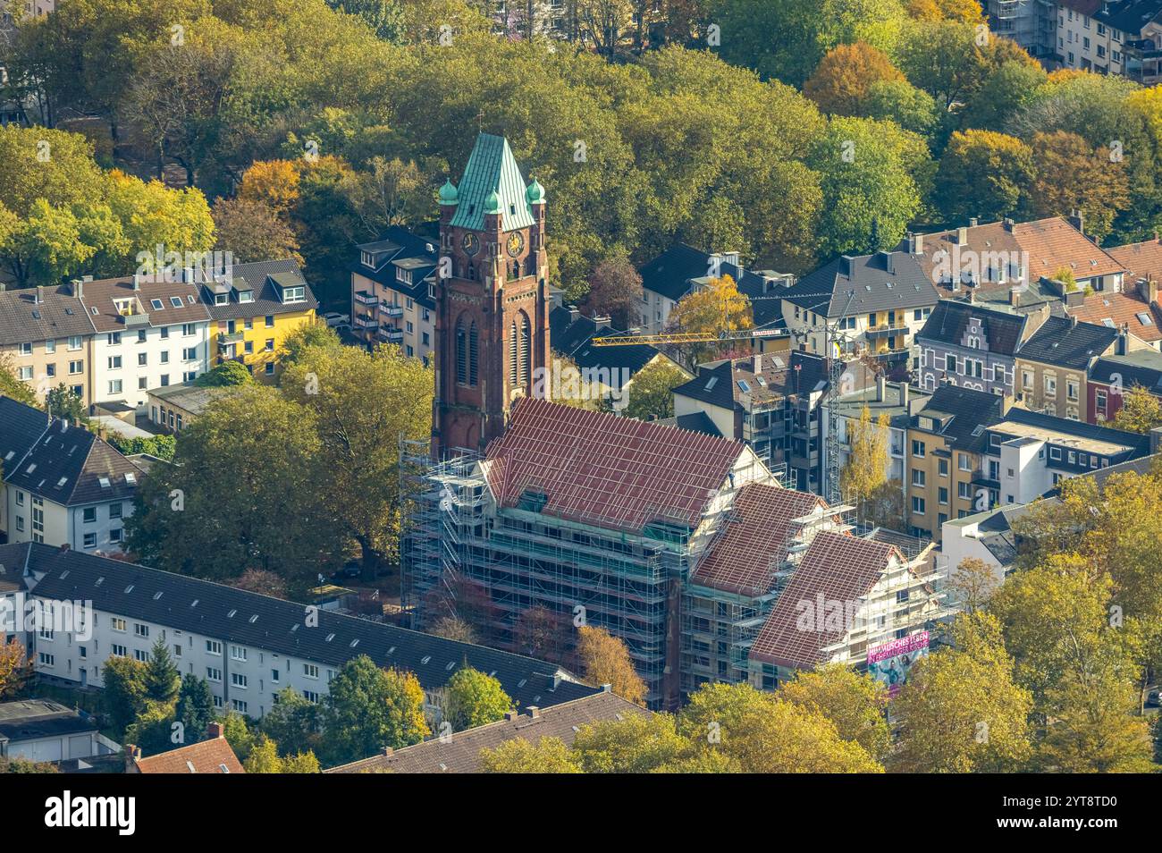 Vue aérienne, Antonius quartier Bochum projet résidentiel dans l'ancienne église Antonius, échafaudage pour nouvelle construction, rénovation et renov Banque D'Images