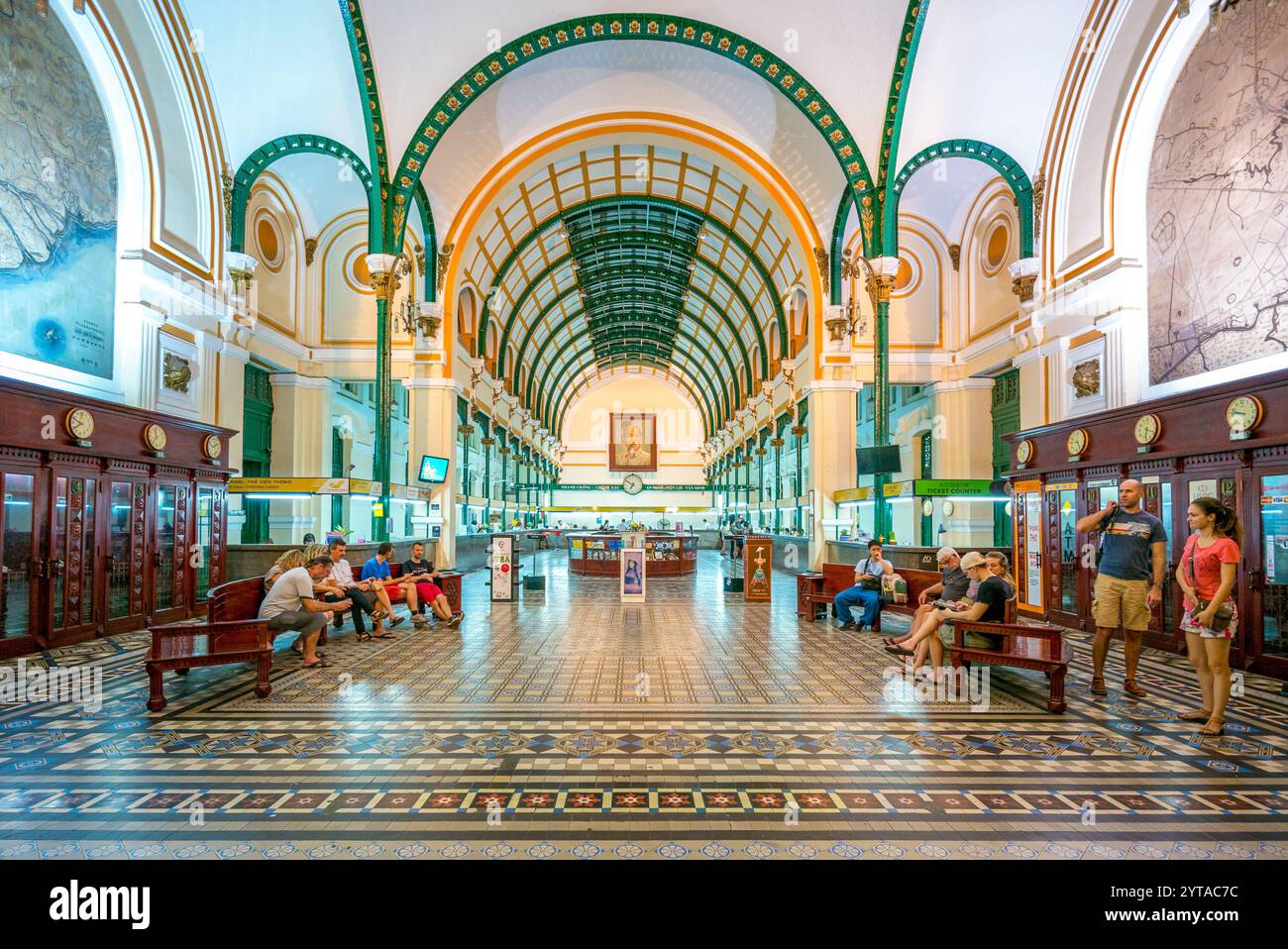 30 décembre 2016 : intérieur du bureau de poste central de Saigon. Il a été construit quand le Vietnam faisait partie de l'Indochine française à la fin du XIXe siècle et l Banque D'Images