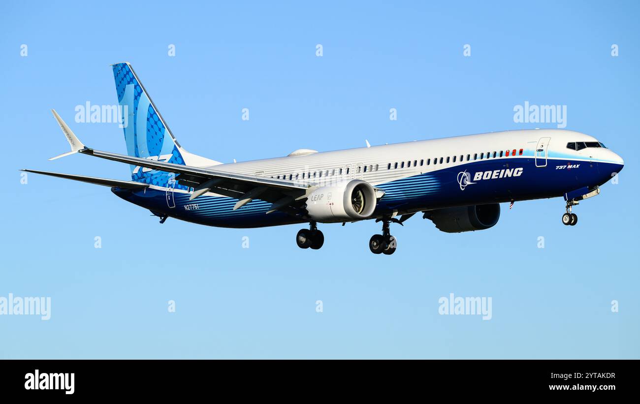 Everett, WA, États-Unis - 4 décembre 2024 ; Boeing 737 MAX 10 avion expérimental volant sous le numéro d'immatriculation N27751 Banque D'Images