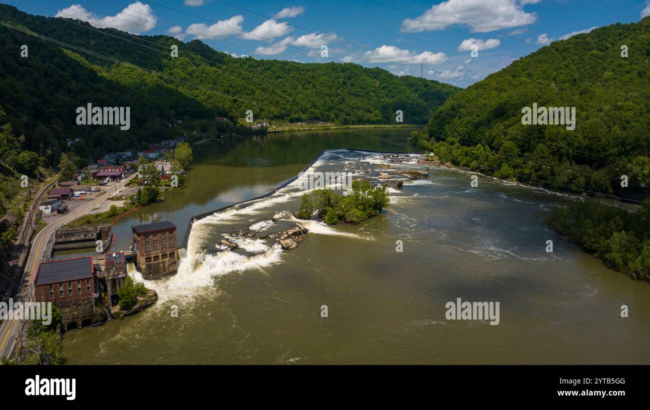 8 MAI 2023 - CHUTES D'EAU DE LA RIVIÈRE KANAWHA, GLEN FERIS, CHUTES D'EAU, VIRGINIE OCCIDENTALE - vue aérienne des chutes de Kanawha Banque D'Images