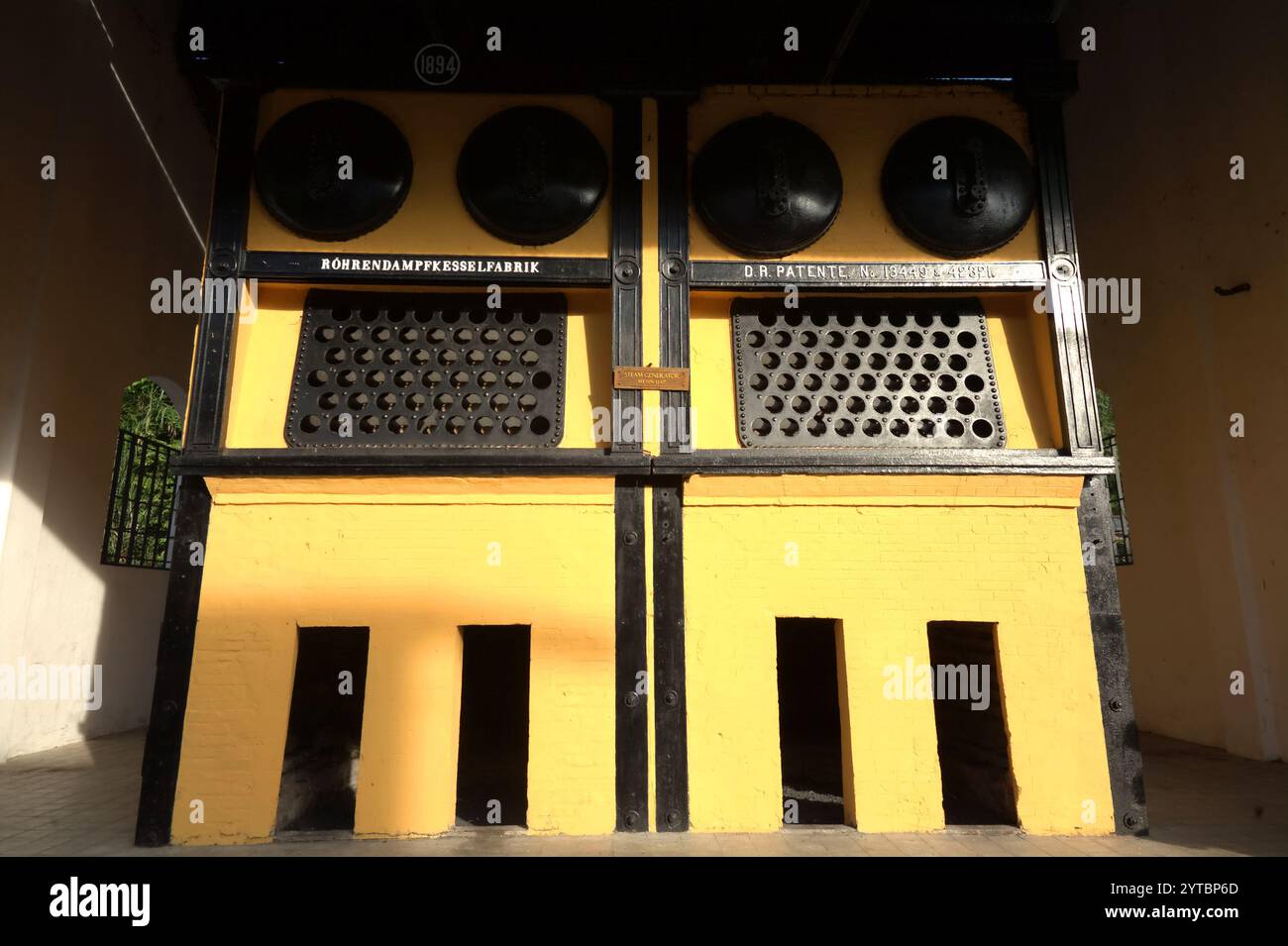 Générateurs de vapeur au charbon au Museum Goedang Ransoem utilisés pour la cuisine lors de l'exploitation coloniale de l'extraction de charbon à Sawahlunto, Sumatra Ouest, Indonésie. Banque D'Images