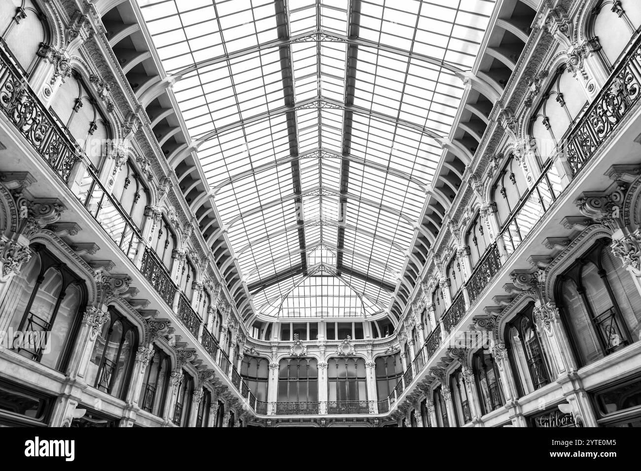 Turin, Italie - 27 mars 2022 : Cinéma Nuovo Romano est un cinéma, une galerie commerciale et un café dans le centre de Turin, Piémont, Italie. Banque D'Images