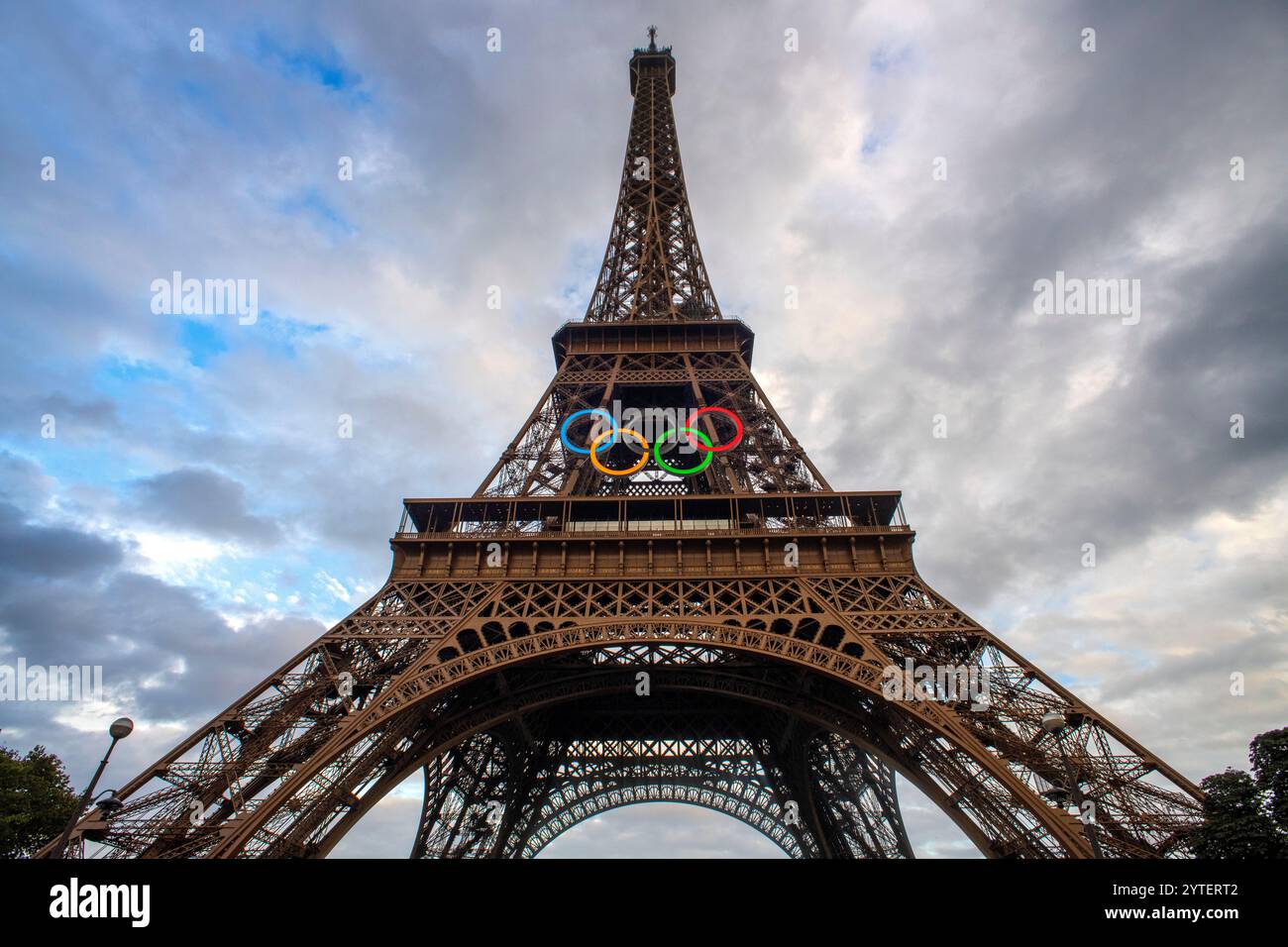 Gros plan sur la Tour Eiffel complexe en treillis en fer forgé , la Tour Eiffel est le monument le plus visité payé dans le monde , Paris , France Banque D'Images