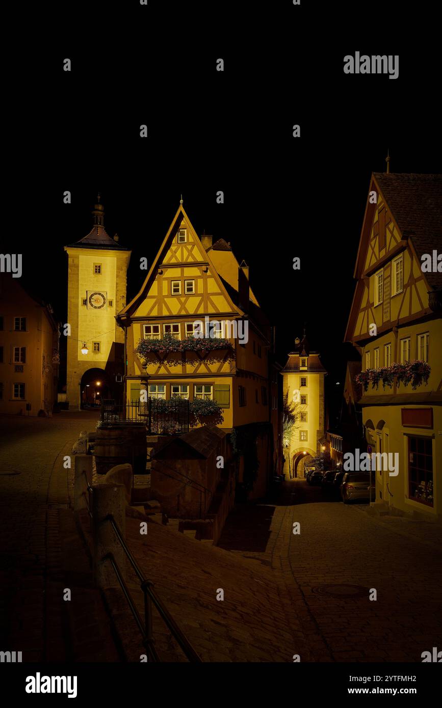 Plonlein, la vue la plus photographiée dans la vieille ville historique de Rothenburg ob der Tauber dans la région de Franconie en Allemagne Banque D'Images