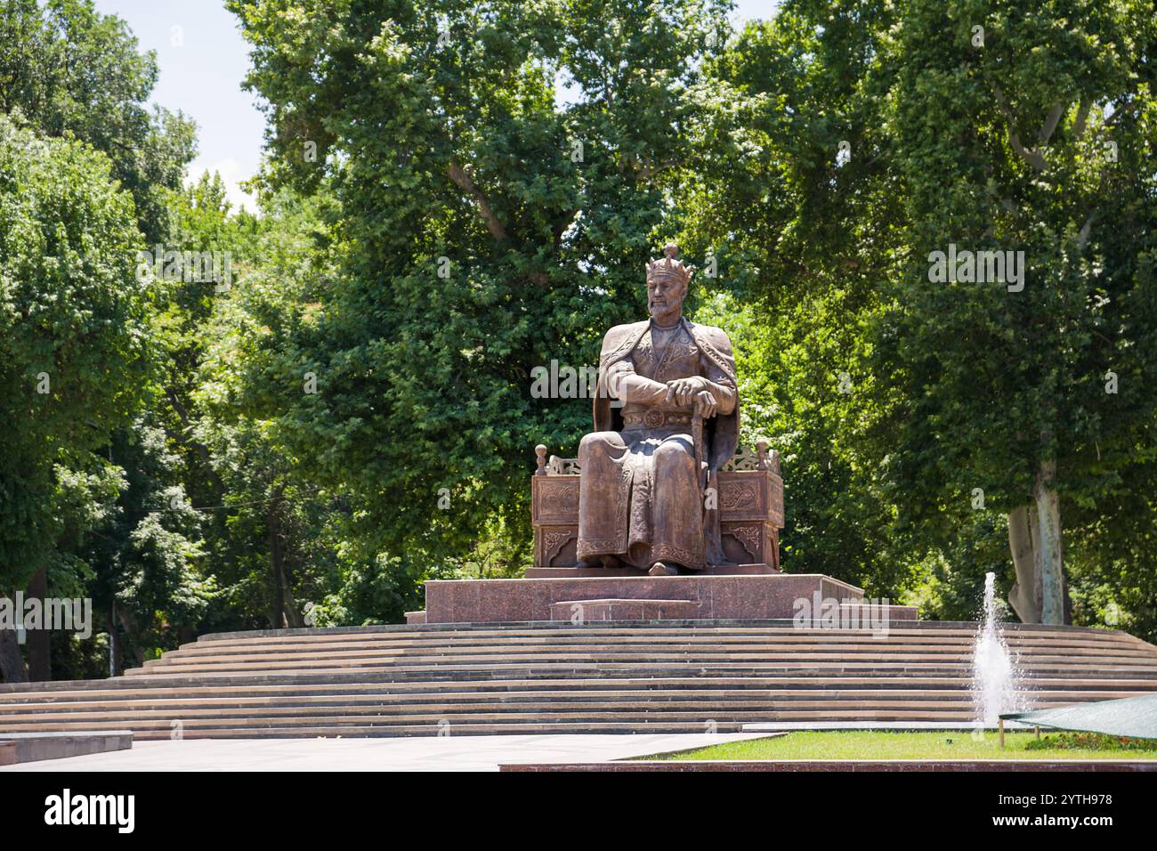 Statue de Tamerlane dans le centre de Samarcande en Ouzbékistan Banque D'Images