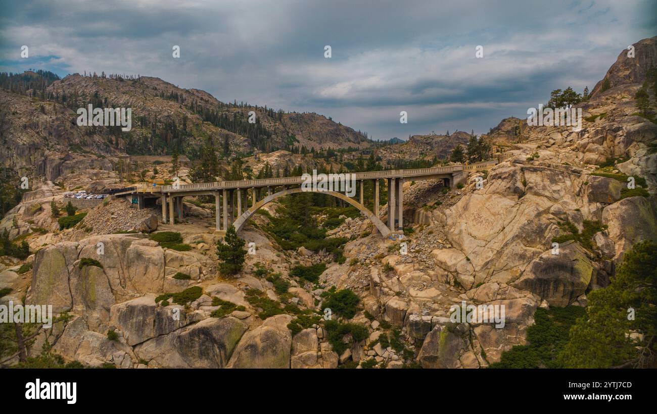 JUILLET 2024, DONNER, TRUCKEE, CA. - Vue aérienne du pont donner Pass vers Soda Flats Banque D'Images