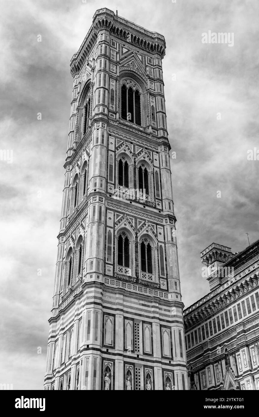 Florence, Italie - 6 avril 2022: Cathédrale de Florence, cathédrale de Santa Maria del Fiore est la cathédrale de Florence, Italie. Le bâtiment était complet Banque D'Images