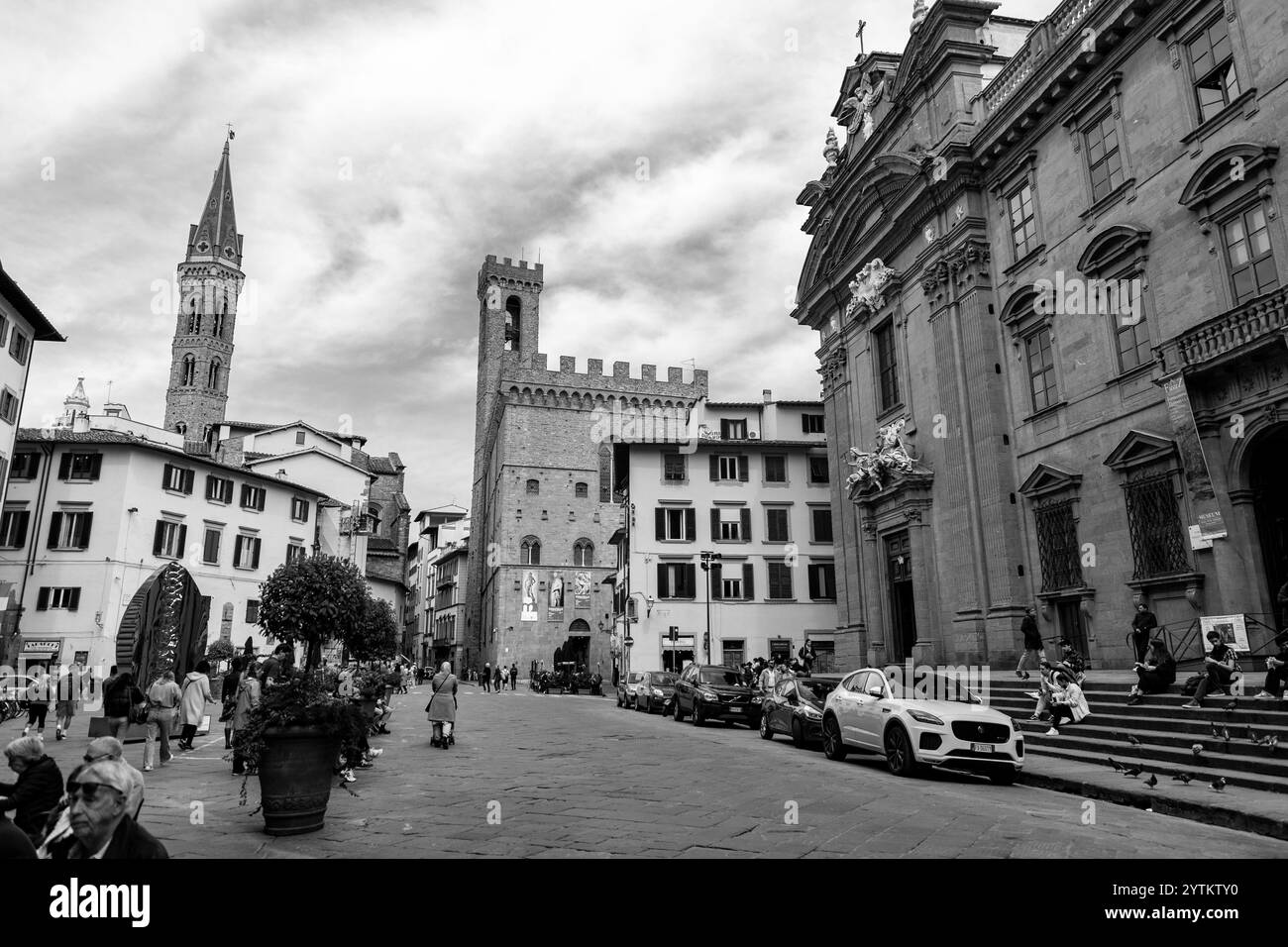 Florence, Italie - 6 avril 2022: Piazza San Firenze est une place dans le centre historique de Florence, Toscane, Italie. Banque D'Images