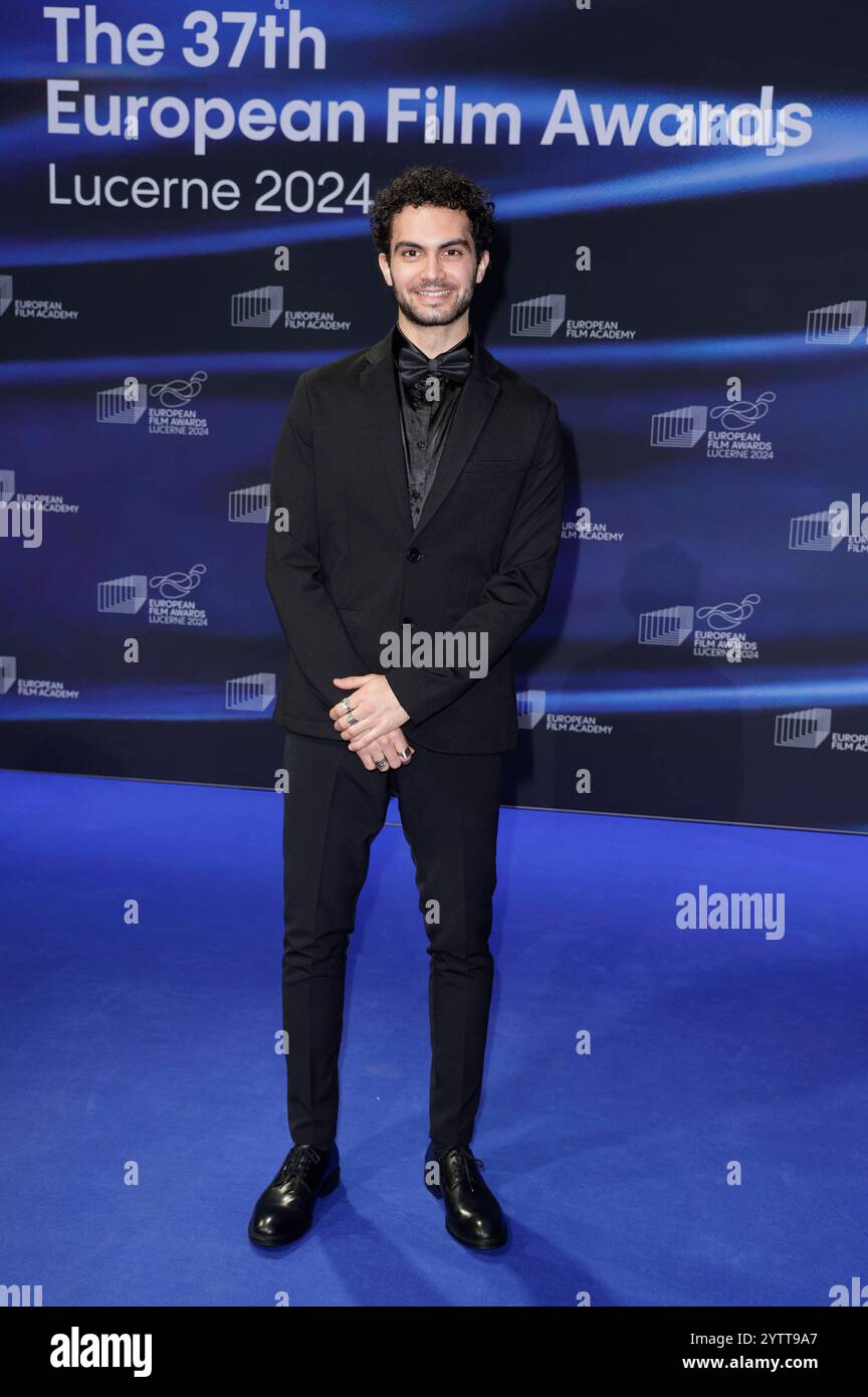 Ciprian Chiujdea BEI der Verleihung des 37. Europäischen Filmpreises 2024 im Kultur- und Kongresszentrum Luzern. Lucerne, 07.12.2024 *** Ciprian Chiujdea lors de la présentation 37 des European film Awards 2024 au Lucerne culture and Convention Center Lucerne, 07 12 2024 Foto:xs.xGabschx/xFuturexImagex efa 4236 Banque D'Images