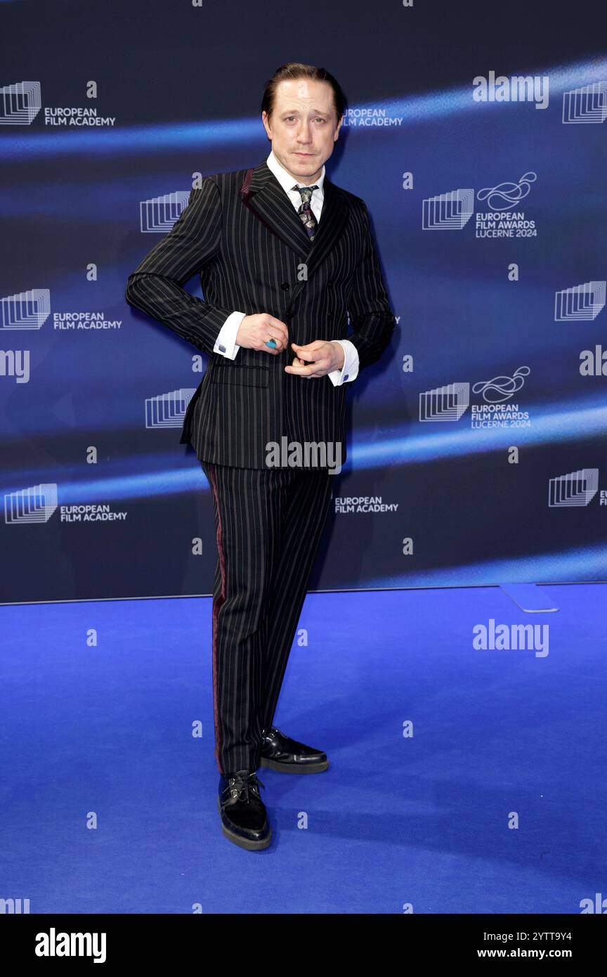 Timo Jacobs BEI der Verleihung des 37. Europäischen Filmpreises 2024 im Kultur- und Kongresszentrum Luzern. Lucerne, 07.12.2024 *** Timo Jacobs lors de la présentation 37 des European film Awards 2024 au Lucerne culture and Convention Center Lucerne, 07 12 2024 Foto:xs.xGabschx/xFuturexImagex efa 4302 Banque D'Images