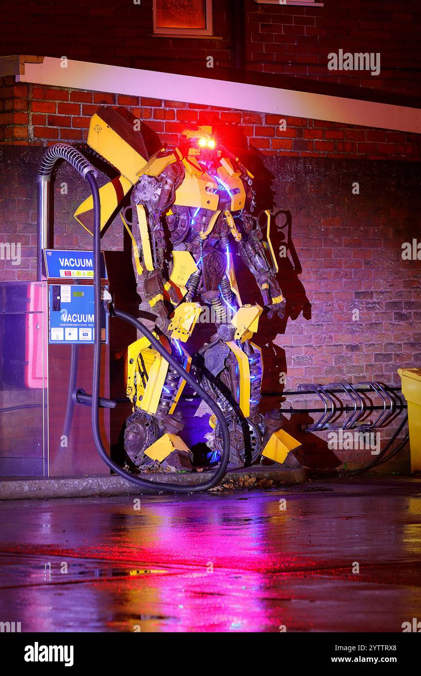 Replica Bumblebee Transformers expose à Inner Space stations Service Station sur Hull Road à York, North Yorkshire, Royaume-Uni Banque D'Images