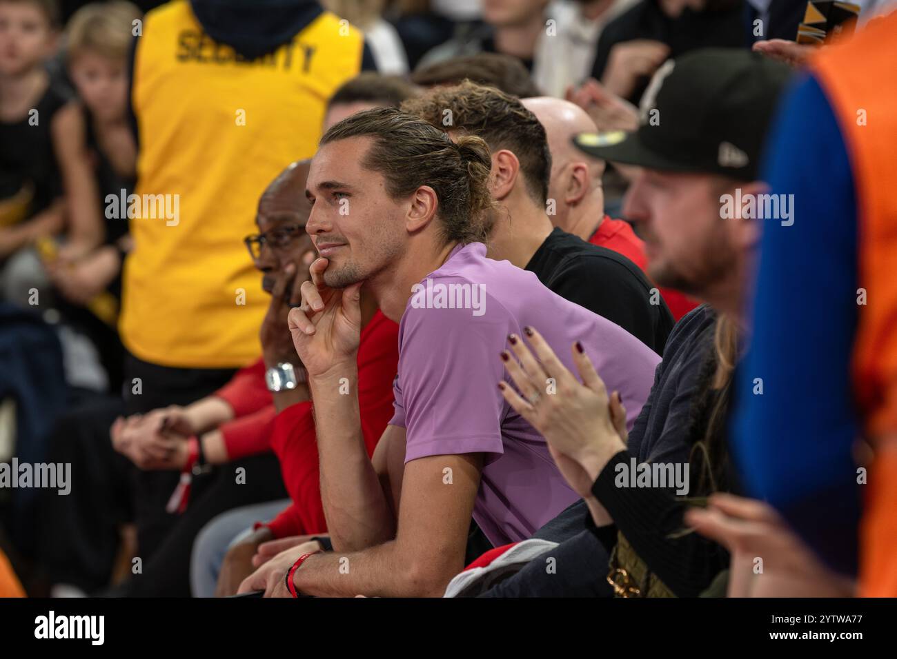 Monaco, Monaco. 04th Dec, 2024. Le joueur de tennis allemand Alexander Zverev assiste au match de basket-ball de Turkish Airlines Euroleague entre L'AS Monaco et l'Olimpiacos Piraeus BC au Gaston Medecin Hall à Monaco. Score final : AS Monaco 80 - 89 Olympiacos BC (photo Laurent Coust/SOPA images/SIPA USA) crédit : SIPA USA/Alamy Live News Banque D'Images