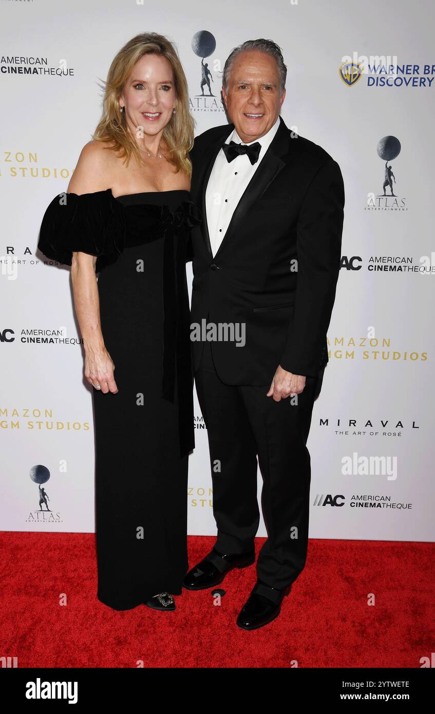 Beverly Hills, Californie, États-Unis. 06th Dec, 2024. Barbara Nash et Mark Badagliacca assistent à la 38e cérémonie des American Cinematheque Awards au Beverly Hilton le 6 décembre 2024 à Beverly Hills, Californie. Crédit : Jeffrey Mayer/Media Punch/Alamy Live News Banque D'Images