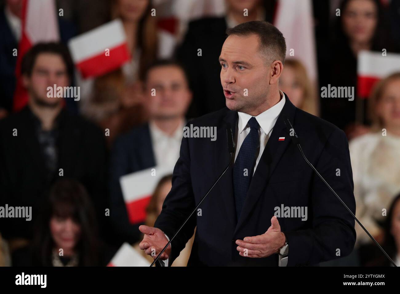 Cracovie, Pologne. 24 novembre 2024. Karol Nawrocki, historien polonais et chef de l'Institut de la mémoire nationale (IPN), est présenté comme candidat à la présidence lors du Parti droit et Justice (Prawo i Sprawiedliwo??) convention dans le bâtiment de la Société gymnastique ''Sokol'' à Cracovie. (Crédit image : © Grzegorz Wajda/SOPA images via ZUMA Press Wire) USAGE ÉDITORIAL SEULEMENT! Non destiné à UN USAGE commercial ! Banque D'Images