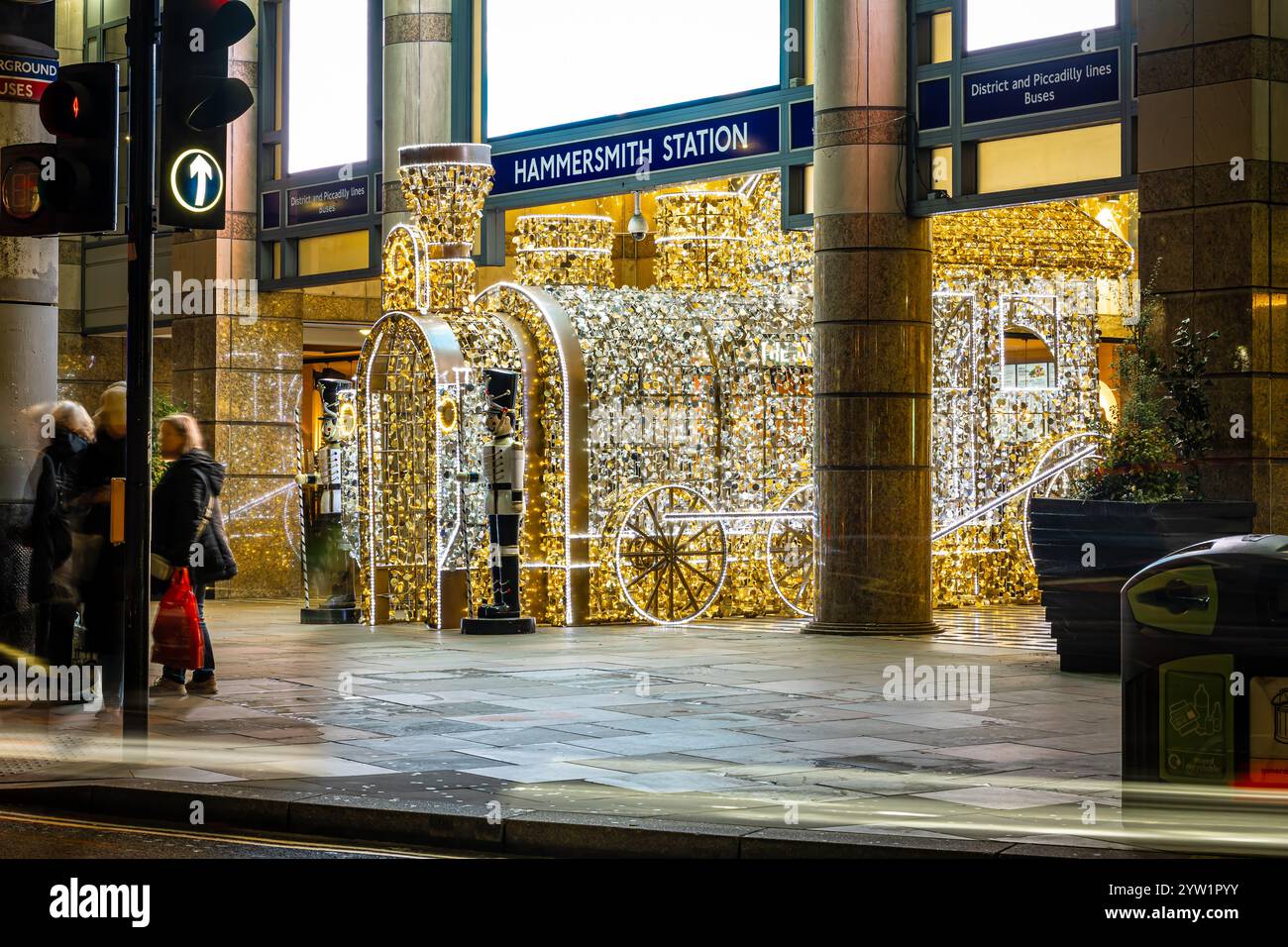 Quartier Hammersmith de Londres décoré pour Noël, Royaume-Uni Banque D'Images