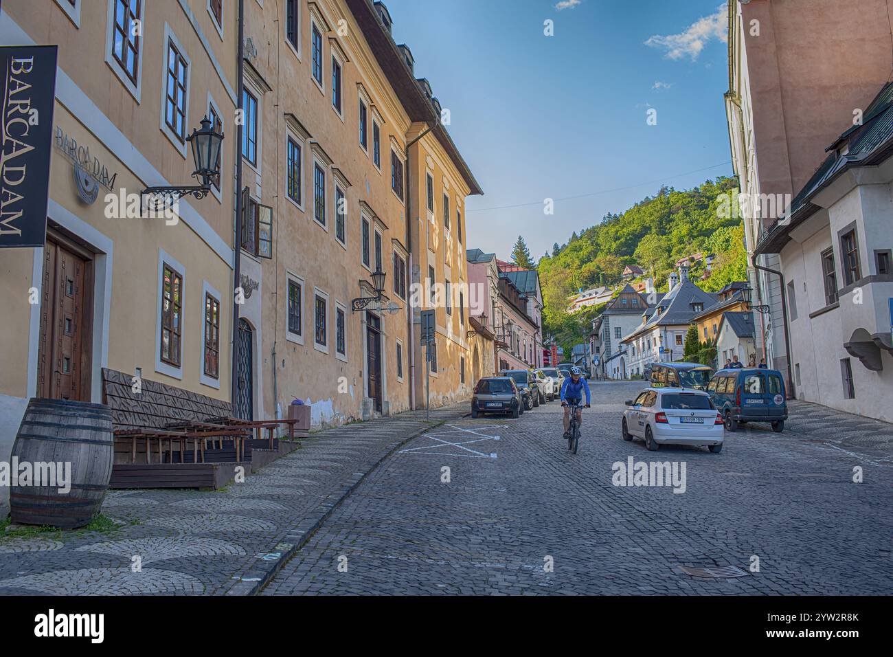 Banska Stiavnica, Slovaquie - 12 mai ,2024 : bâtiments historiques sur la rue Kammerhofska ulica Banque D'Images