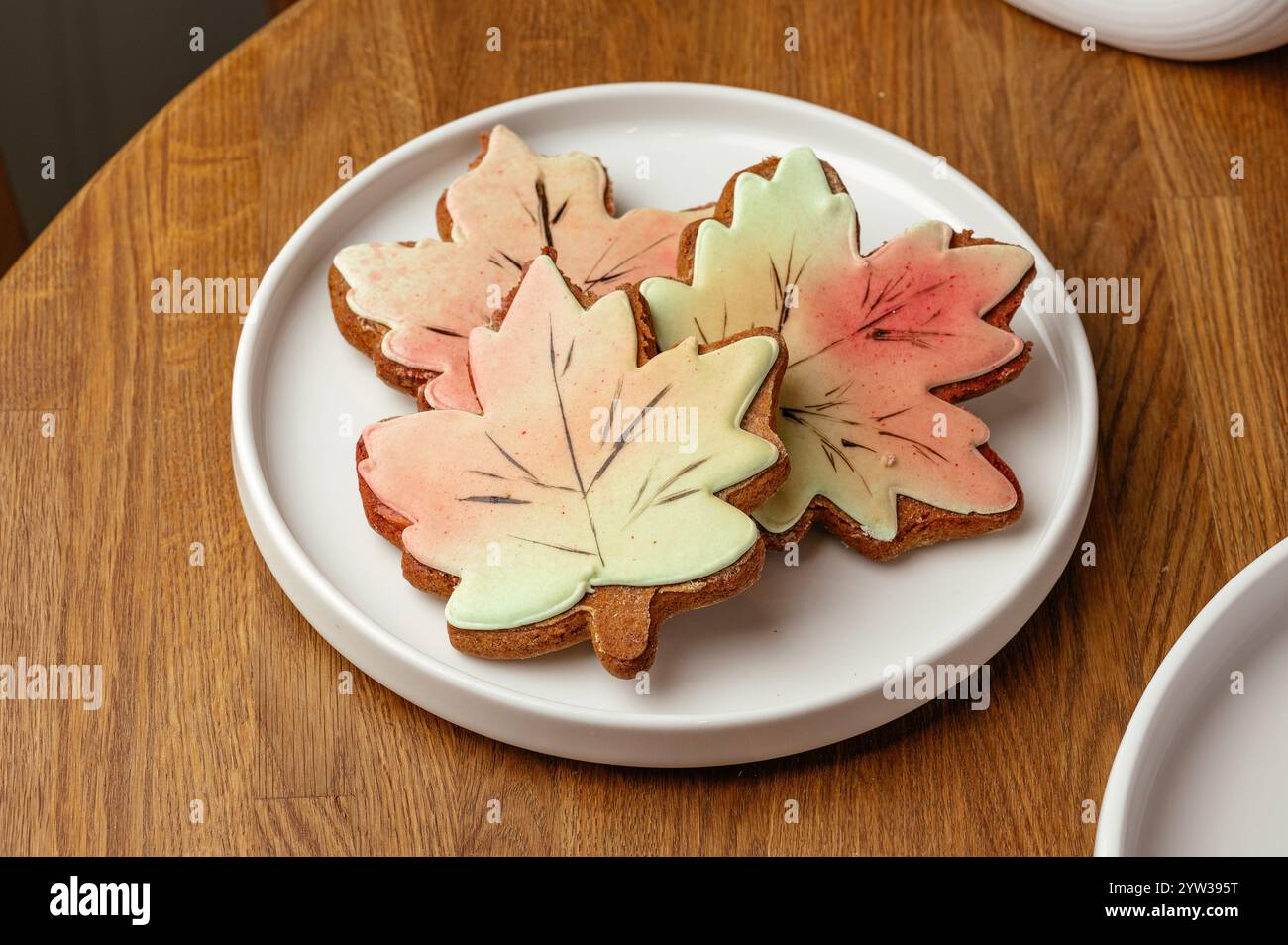 Pain d'épices de Noël sous la forme d'une feuille d'érable Banque D'Images