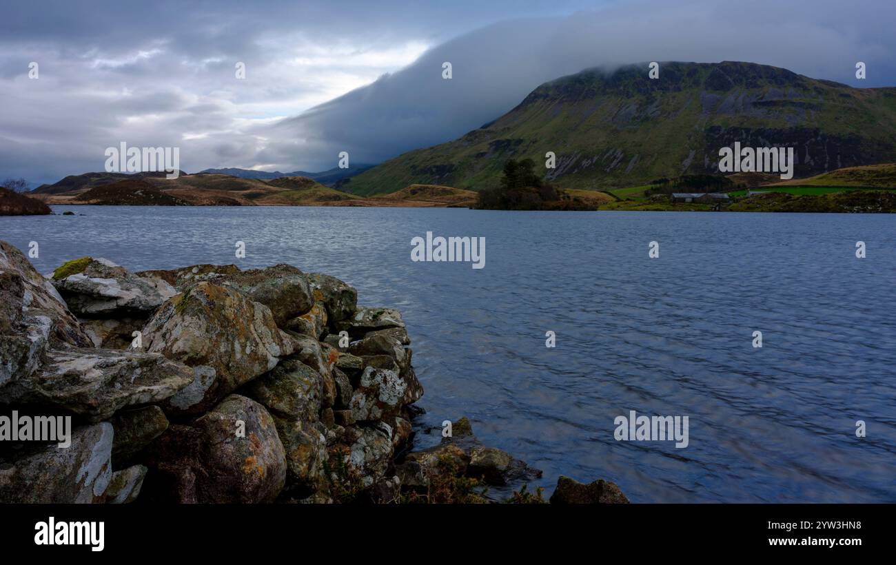 Arthog, Royaume-Uni - 27 février 2024 : The Boathouse on Llynnau Cregennen près d'Arthog, pays de Galles Banque D'Images