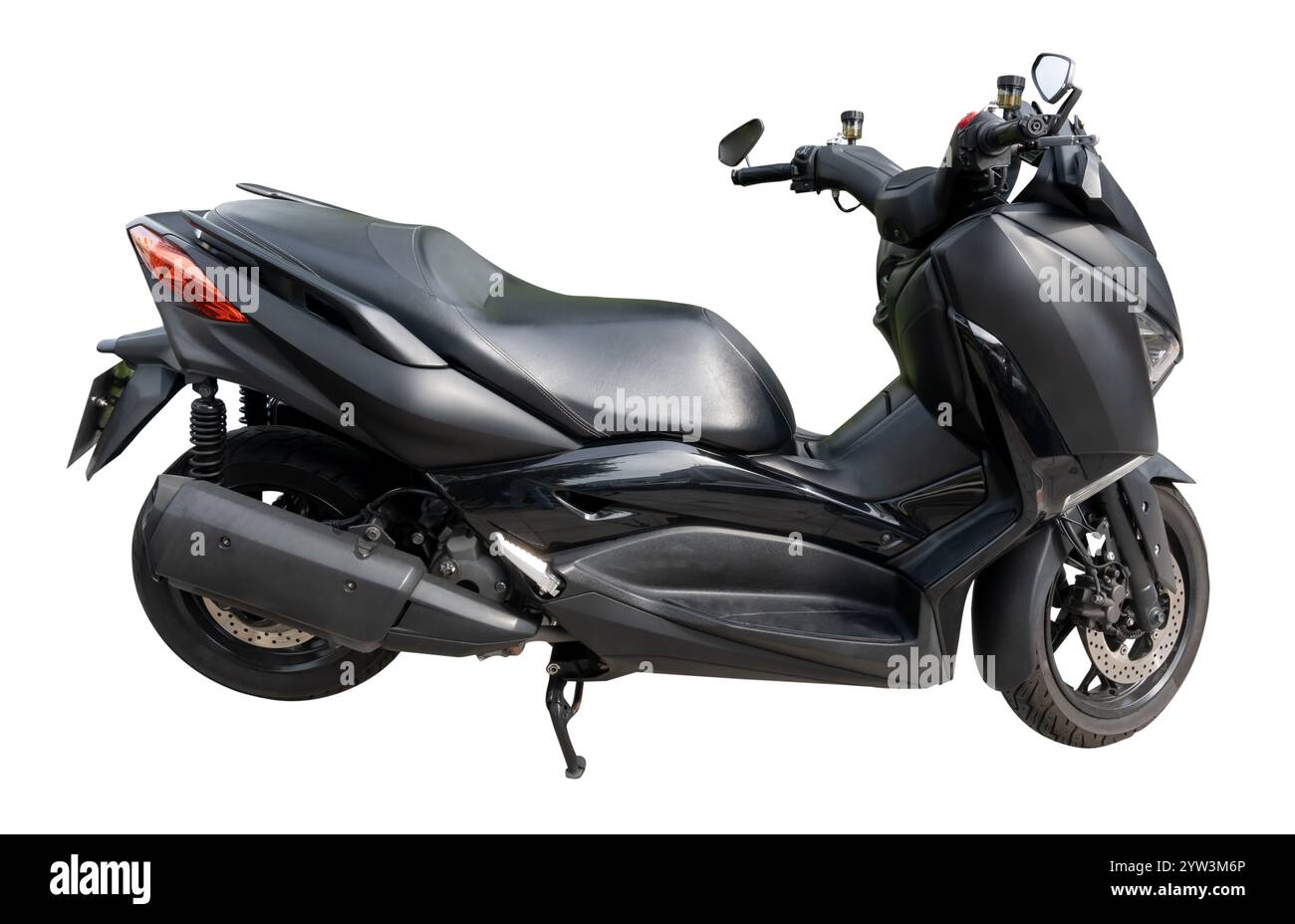 Vue latérale de la moto urbaine noire forte et belle ou moto est isolée sur fond blanc avec chemin de clipping. Banque D'Images