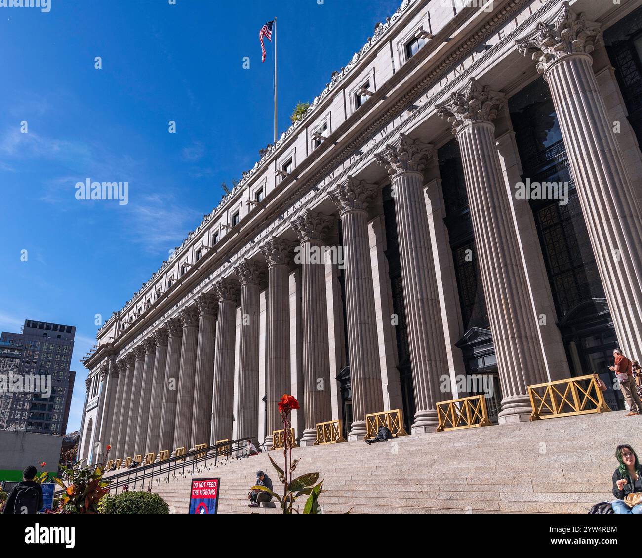 New York, New York, États-Unis – 26 octobre 2024 : extérieur du bureau de poste américain James A. Farley sur la 34e rue et la 8e avenue à New York, N. Banque D'Images