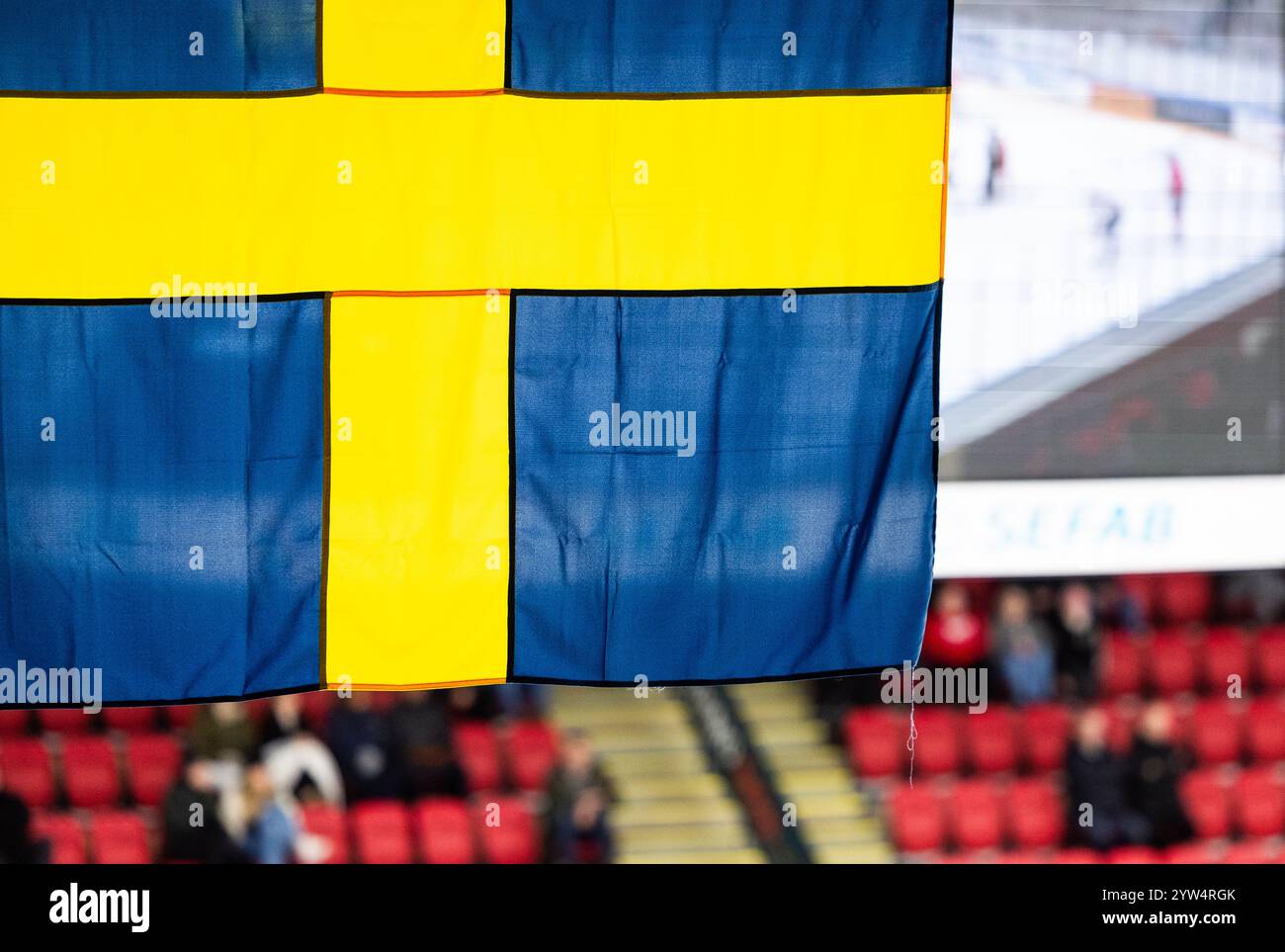 Un drapeau suédois dans une arène de hockey sur glace, Norrköping, Suède. Banque D'Images