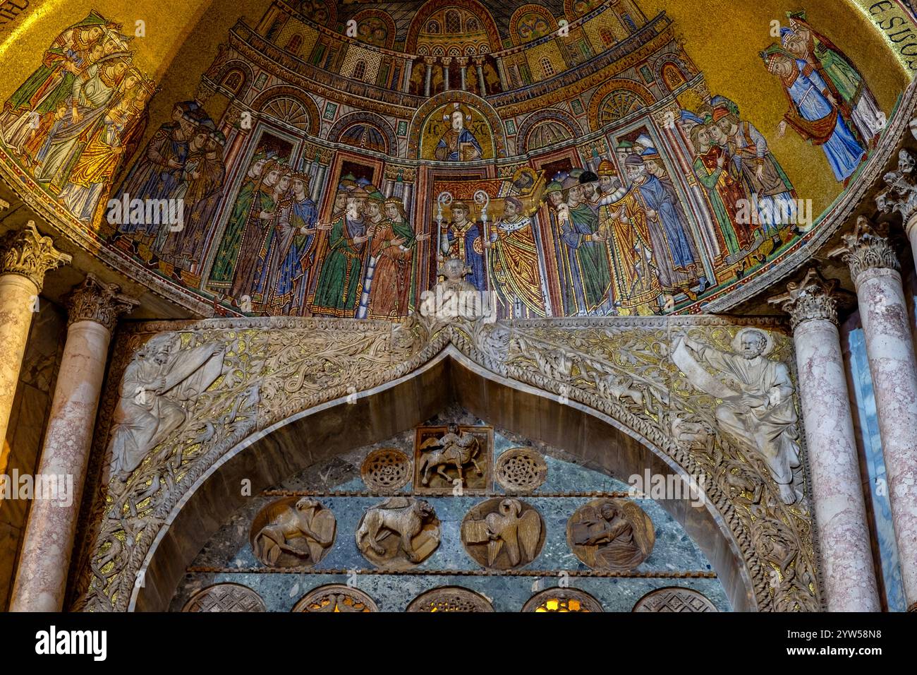 Dépôt de reliques de Saint-Marc la mosaïque évangéliste, Basilique Saint-Marc, Piazza San Marco, Venise, Italie Banque D'Images