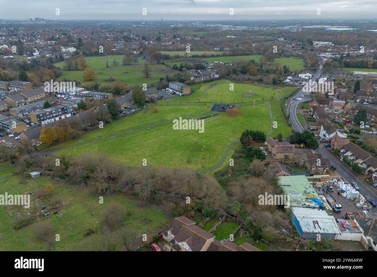 Vue aérienne générale de Colham Green Recreation Ground, Uxbridge, (UB8), près de l'Université Brunel. Banque D'Images