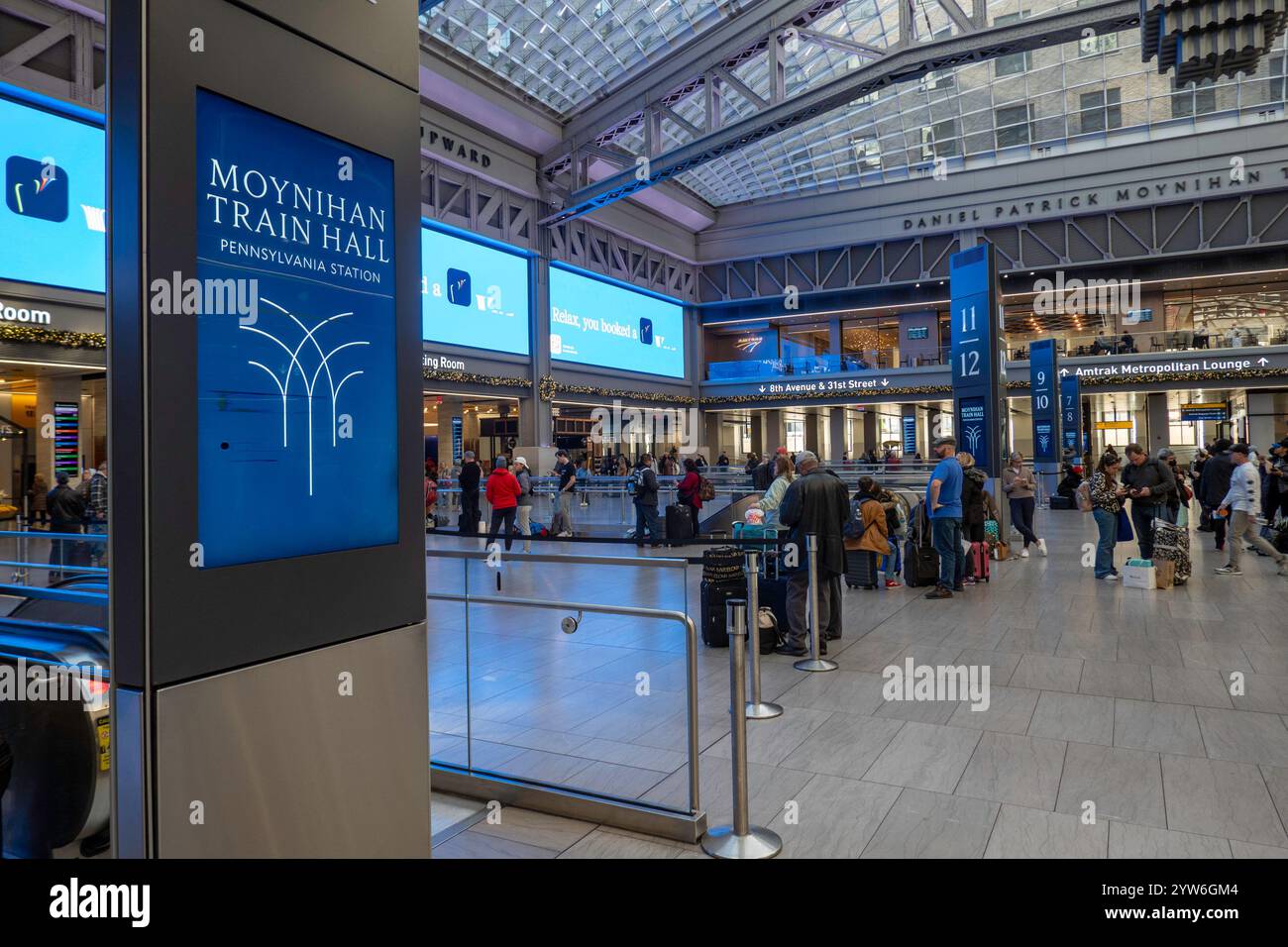 Le Moynihan train Hall (MTH) est situé dans le bâtiment historique James A. Farley Post Office, New York City, USA 2024 Banque D'Images