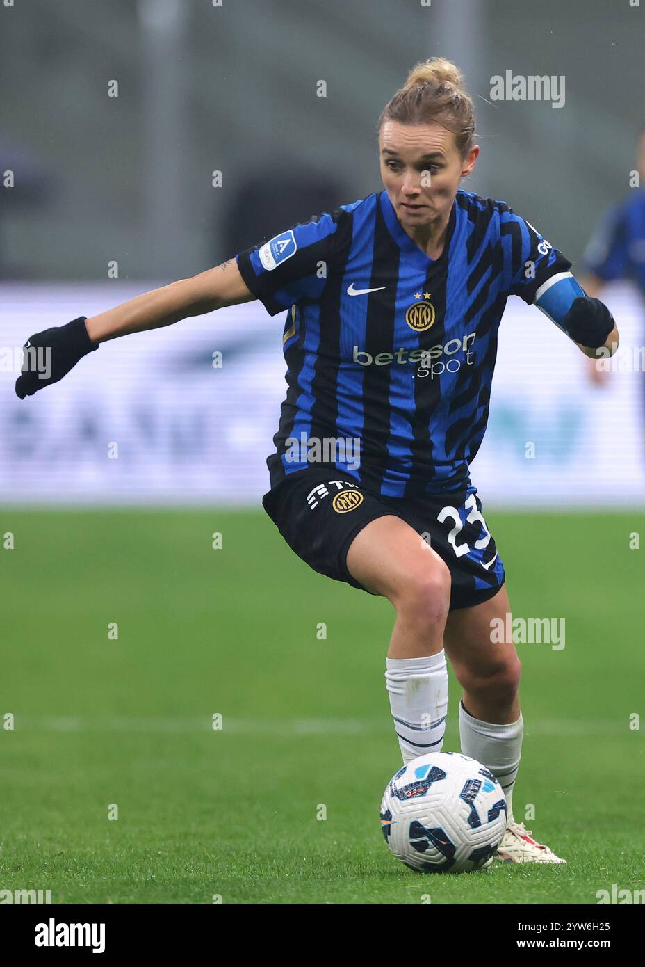 Milan, Italie. 8 décembre 2024. Lina Magull du FC Internazionale lors du match de Serie A Femminile au Stadio Giuseppe Meazza, Milan. Le crédit photo devrait se lire : Jonathan Moscrop/Sportimage crédit : Sportimage Ltd/Alamy Live News Banque D'Images