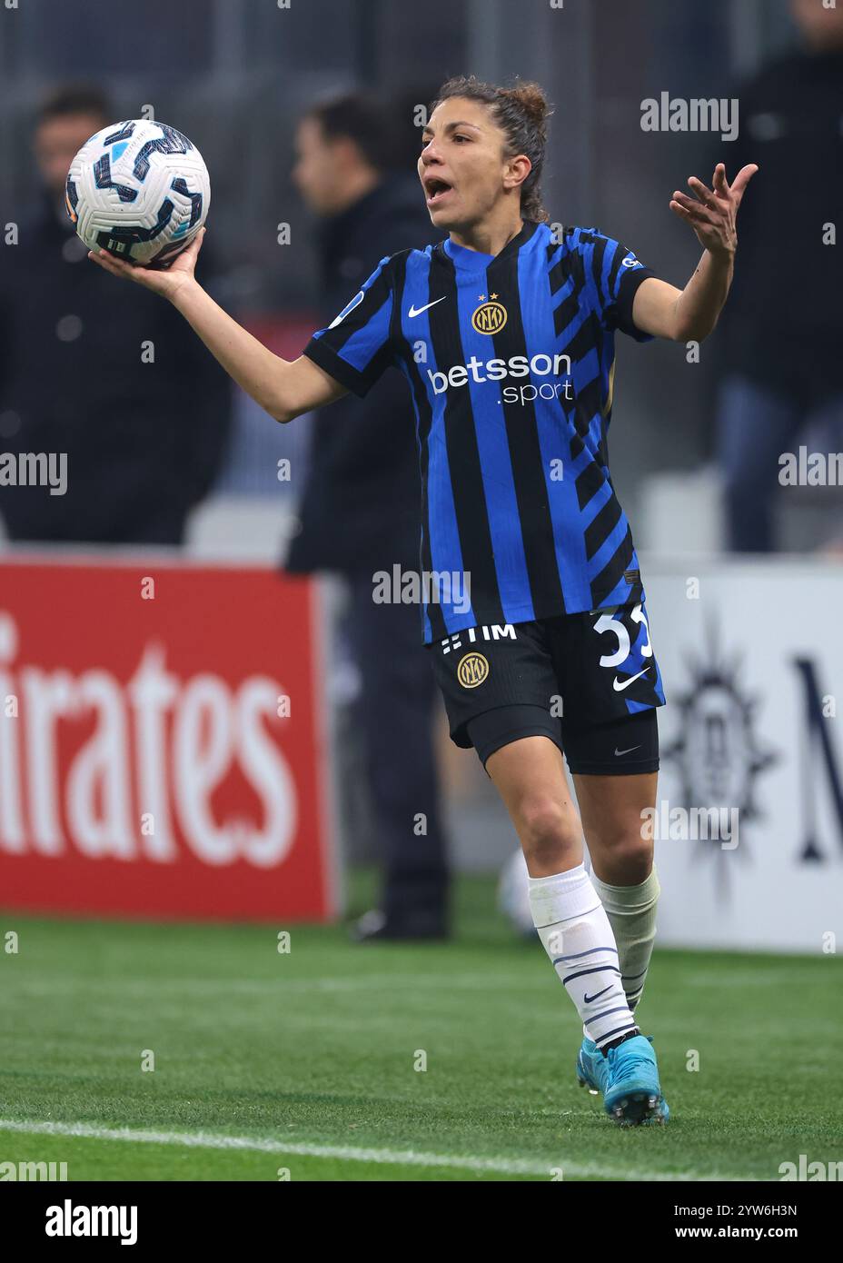 Milan, Italie. 8 décembre 2024. ELISA Bartoli du FC Internazionale réagit alors qu'elle se prépare à prendre part au match de Serie A Femminile au Stadio Giuseppe Meazza, Milan. Le crédit photo devrait se lire : Jonathan Moscrop/Sportimage crédit : Sportimage Ltd/Alamy Live News Banque D'Images