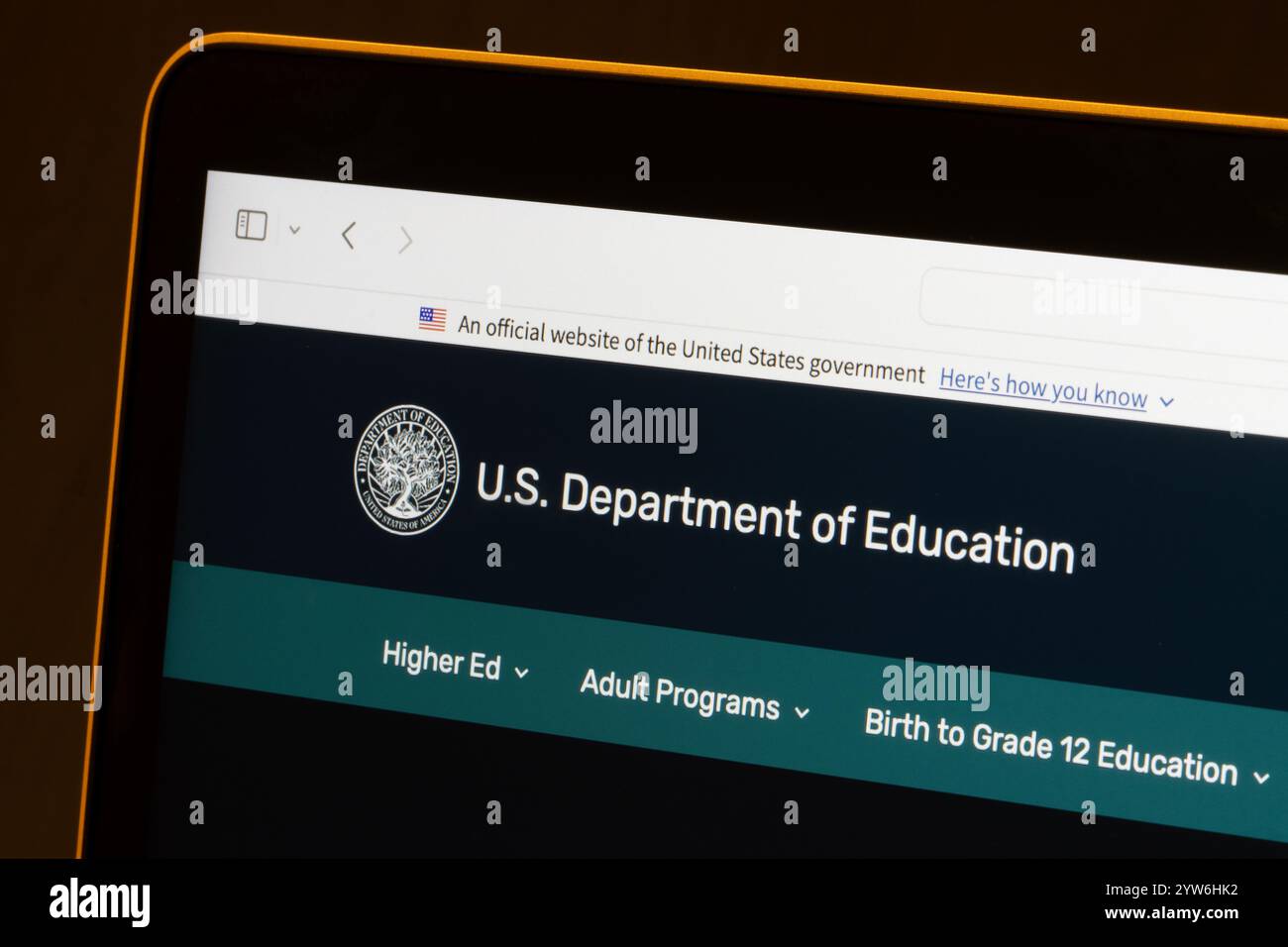 La page d'accueil du site Web du Département de l'éducation des États-Unis est vue sur l'écran d'un ordinateur portable. Banque D'Images