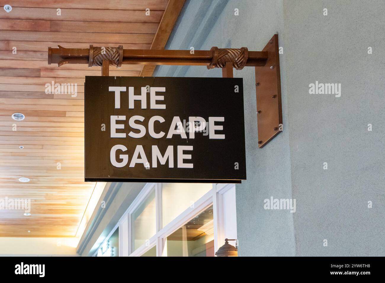 Honolulu, HI, États-Unis - 14 janvier 2024 : le panneau The Escape Game Close Up au Ala Moana Center à Waikiki, Hawaï. Banque D'Images
