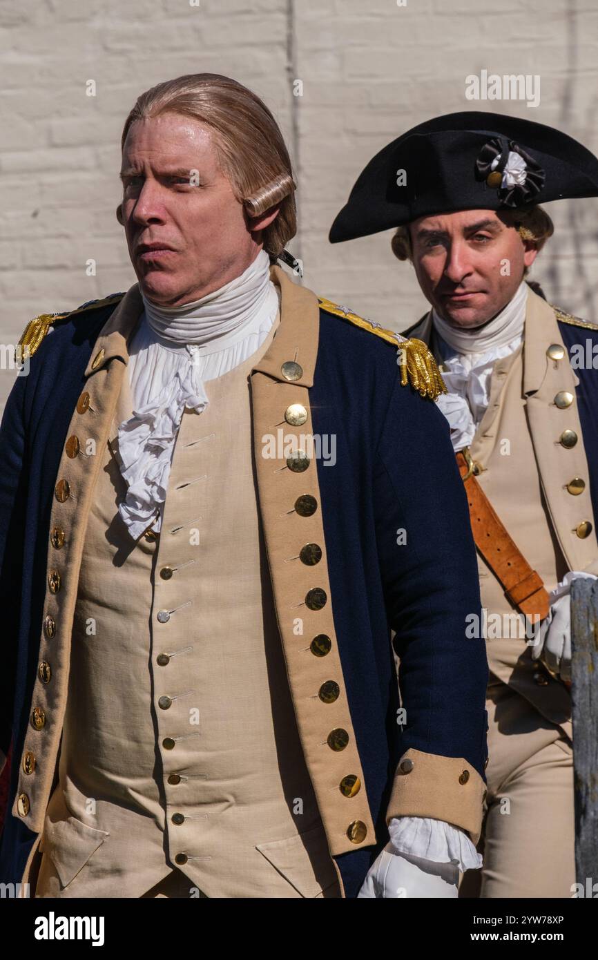 Acteurs représentant George Washington et le marquis de Lafayette à la cérémonie honorant le soldat inconnu de la guerre d'indépendance américaine, Alexandria va Banque D'Images