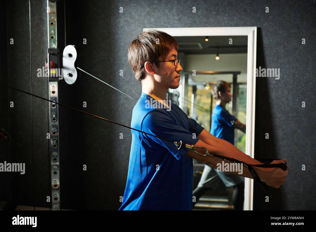 Entraînement Gym Training hommes Banque D'Images