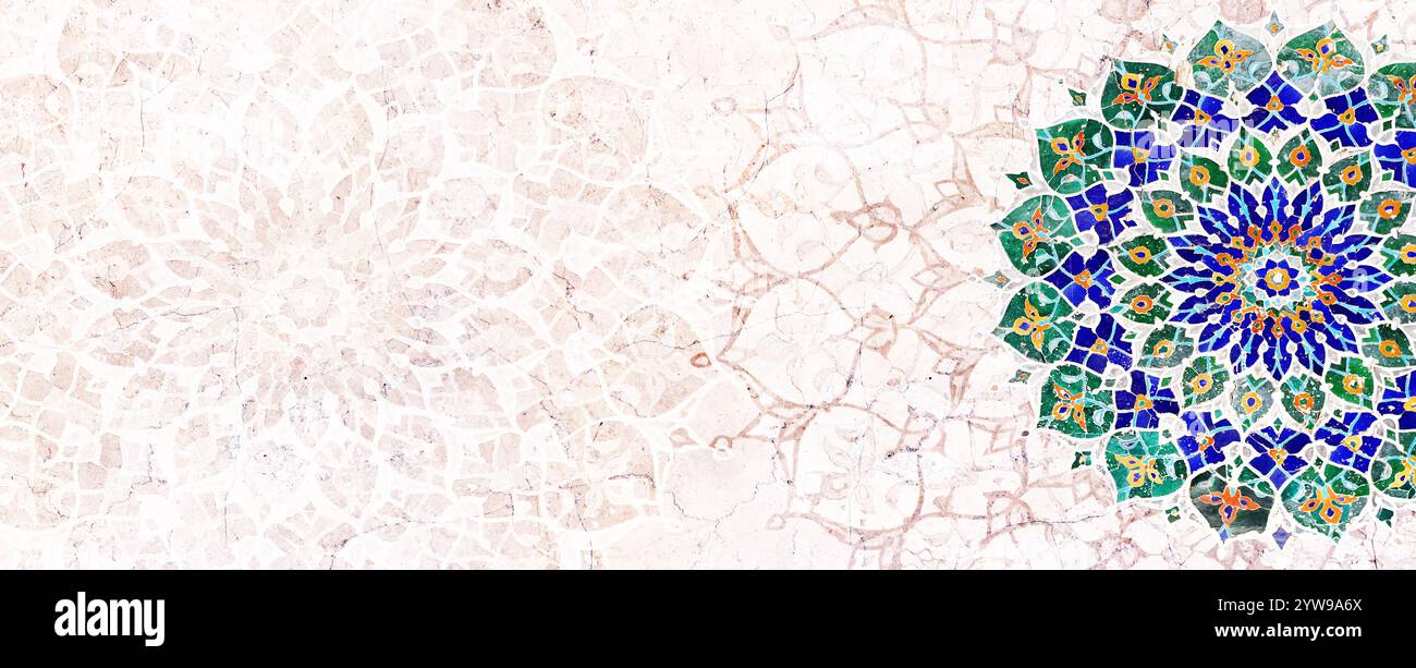 Détail de mur traditionnel persan mosaïque avec ornement géométrique et floral, Iran. Arrière-plan horizontal ou vertical avec carreaux de céramique. Maquette Banque D'Images