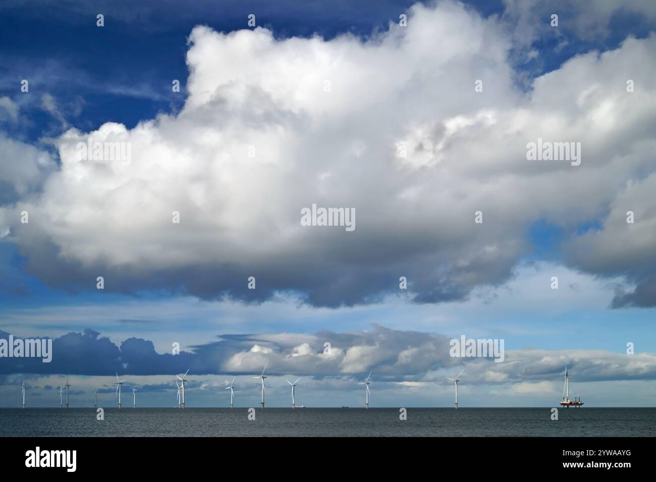 Royaume-Uni, North Yorkshire, Redcar, parc éolien offshore Teeside. Banque D'Images