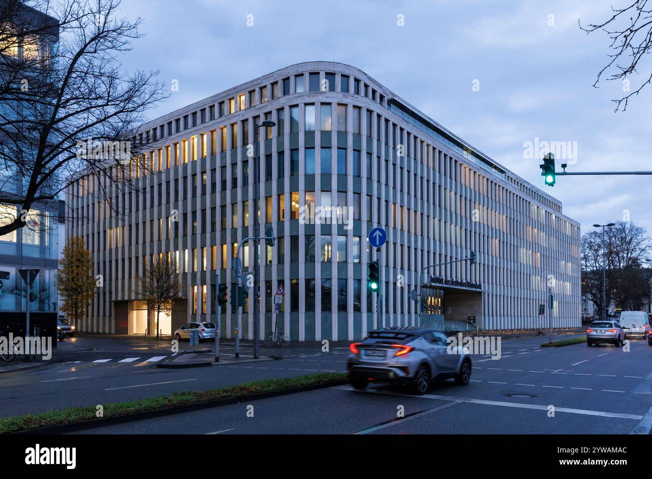Institut der deutschen Wirtschaft Koeln ou Institut de recherche économique de Cologne, rue Konrad-Adenauer-Ufer, Cologne, Allemagne. Institut der Banque D'Images