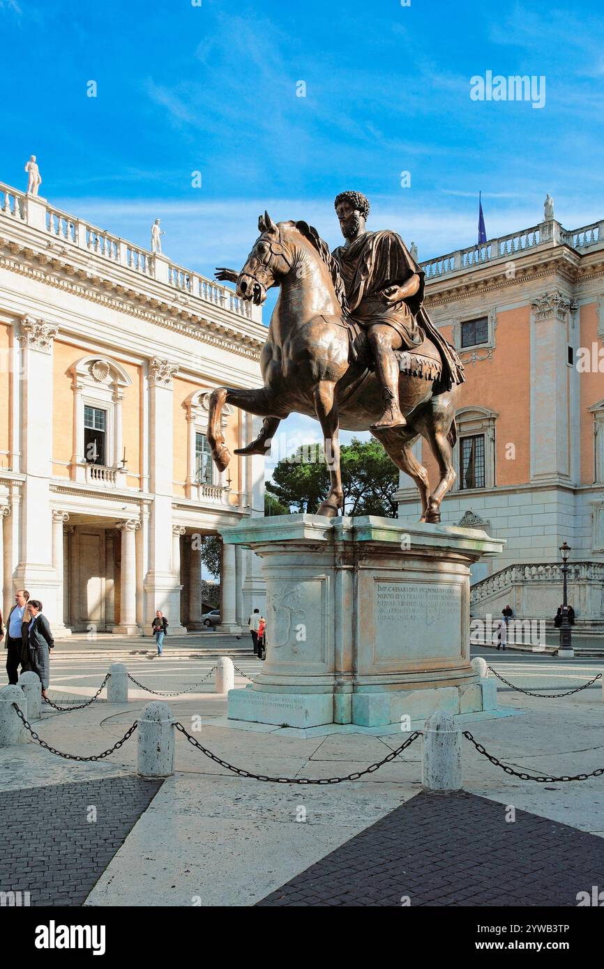 Italie Latium Rome le Campidoglio, place - Statue équestre de Marco Aurelio ( Equus Marci Aurelii Antonini ) II siècle a.c. Banque D'Images