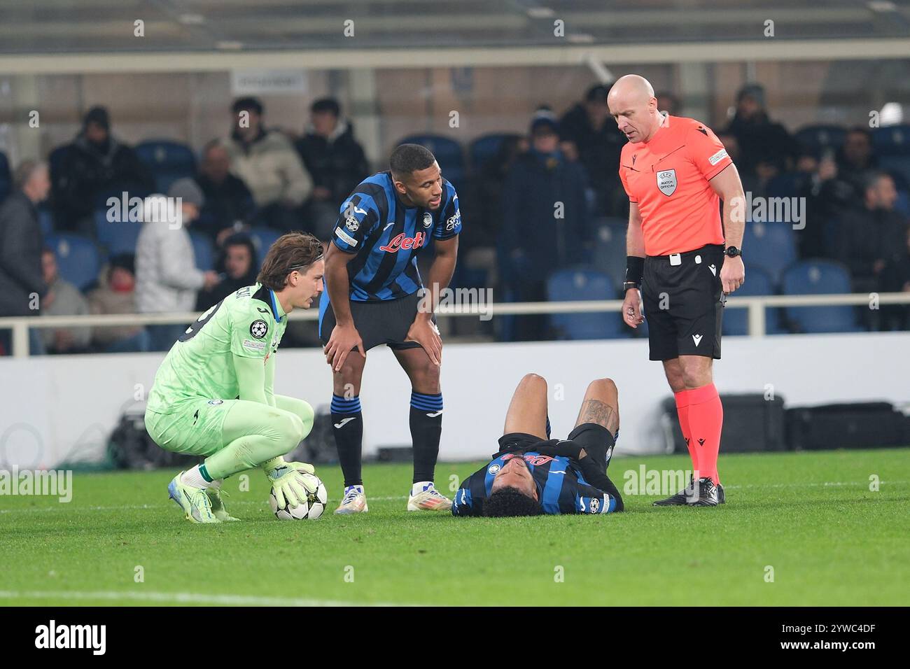 Bergame, Italie. 10 décembre 2024. Isak Hien de l'Atalanta BC 1907 lors du match de football MD6 de l'UEFA Champions League 2024/2025 phase entre l'Atalanta BC et le Real Madrid CF au stade Gewiss le 10 décembre 2024, Bergame, Italie. Crédit : Roberto Tommasini/Alamy Live News Banque D'Images