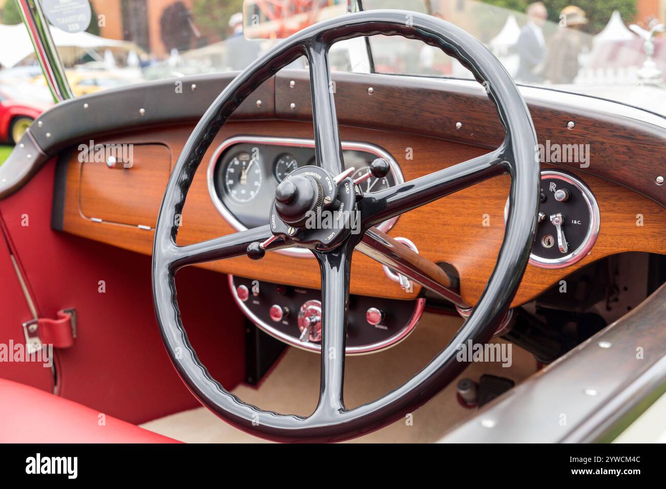Intérieur d'une voiture classique au concours de Londres 2023 à l'honorable Artillery Company Banque D'Images