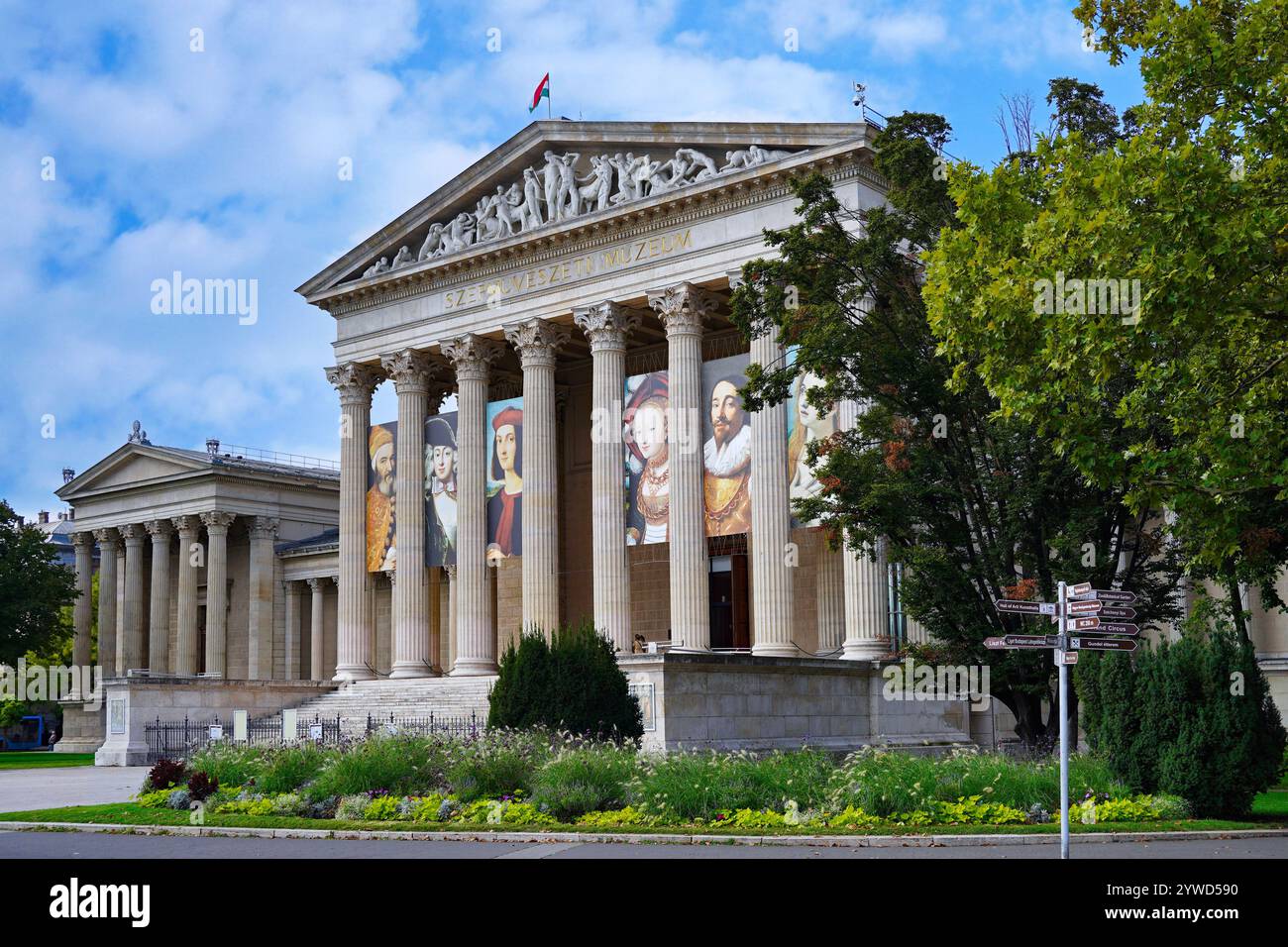 Architecture classique du musée des Beaux-Arts de Budapest Banque D'Images